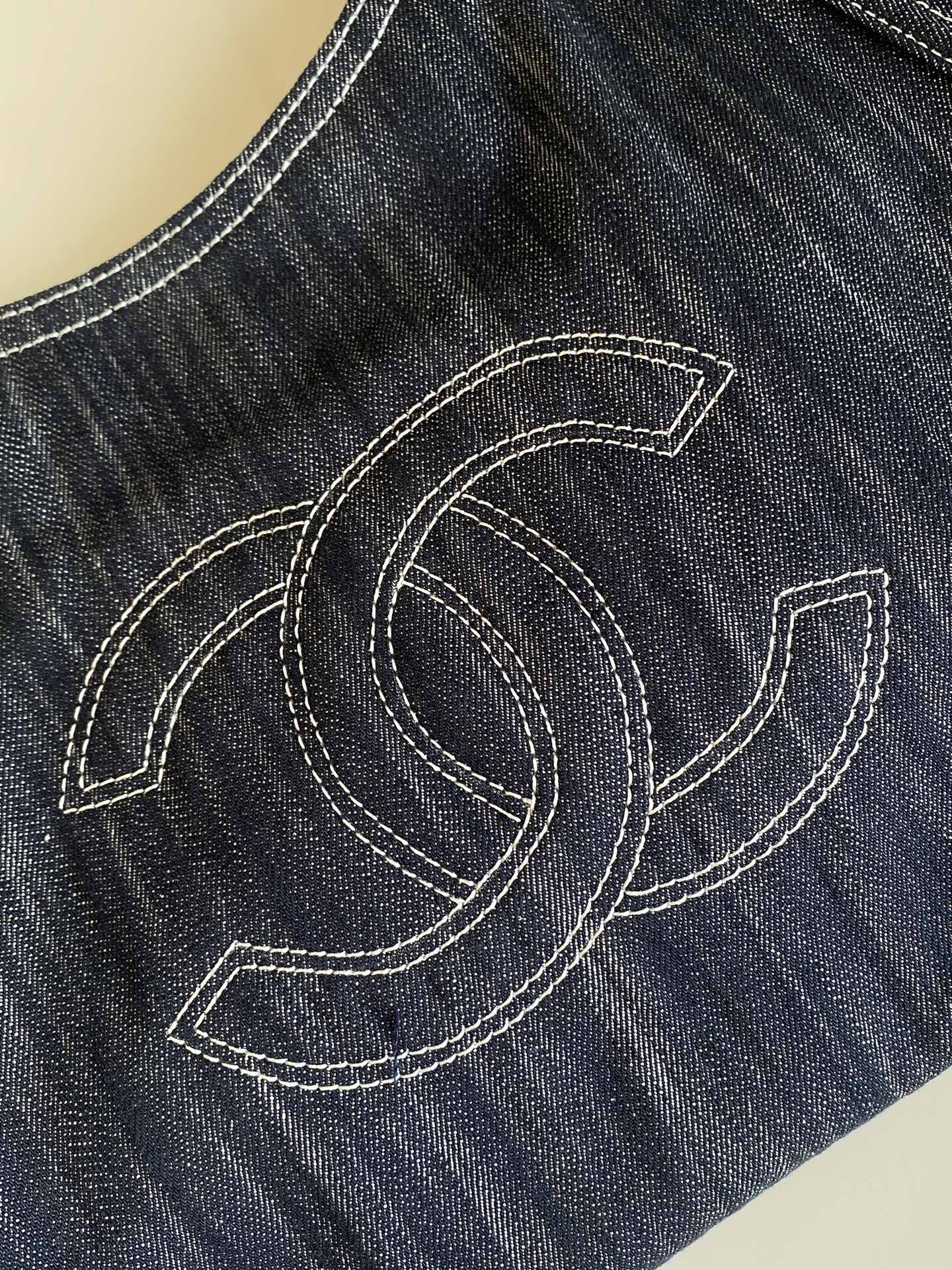 Large Hobo Bag in Denim（Classic Blue Denim） - Mocuir