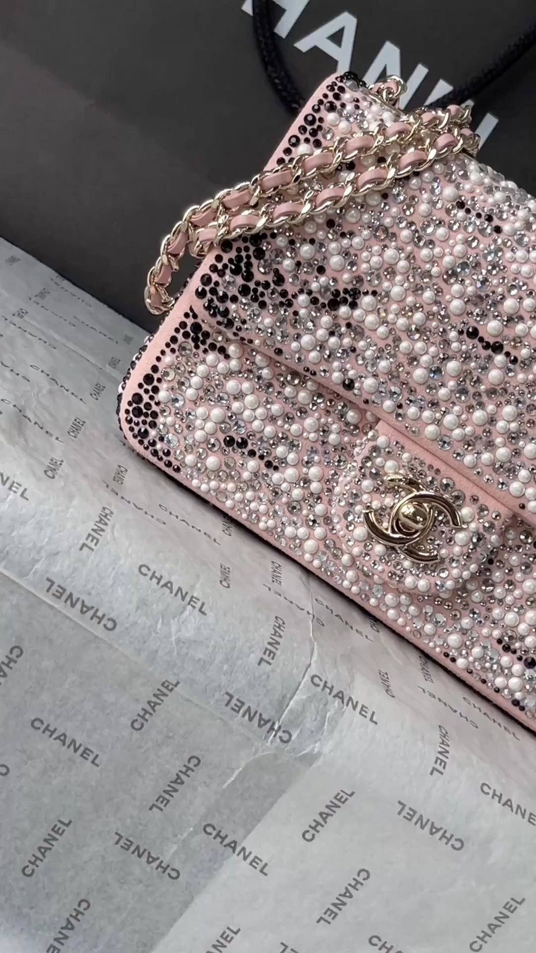 Classic Flap Handbag in Pink with Imitation Pearls, Strass & Gold-Tone Hardware - Mocuir