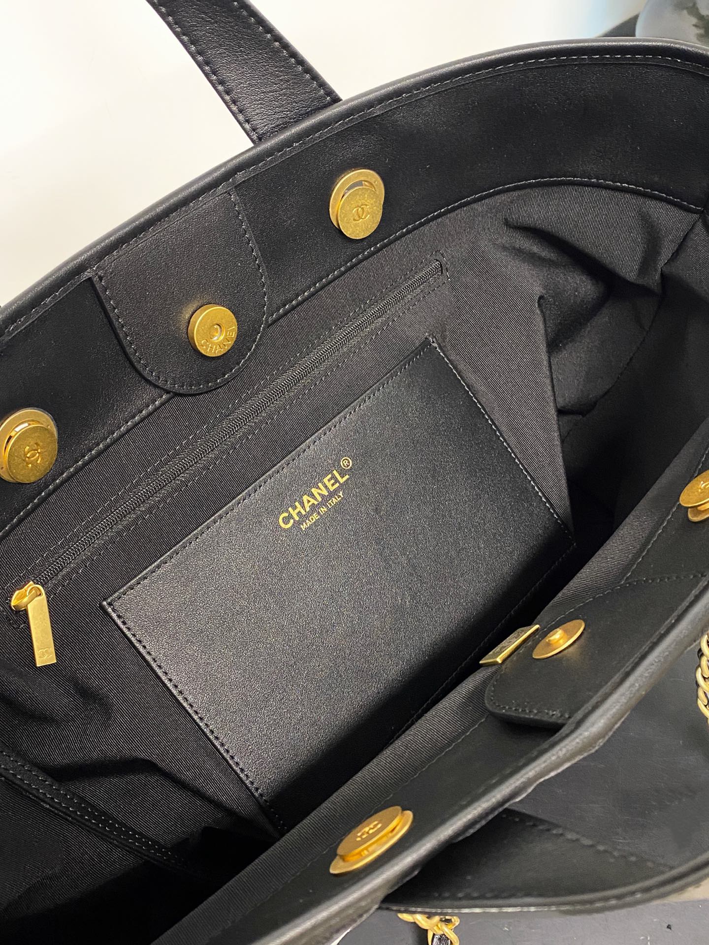 26C Denim Tote Bag in Black Washed Denim with Antique Gold Hardware (Model AS5640) - Mocuir