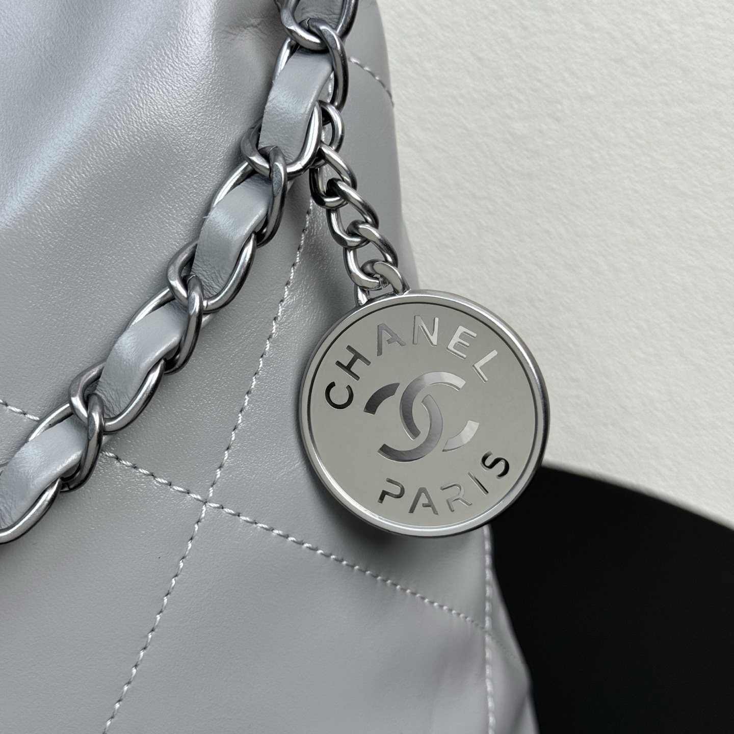 22 Bag Quilted Shiny Calfskin in Light Grey (Silver Hardware) - Mocuir