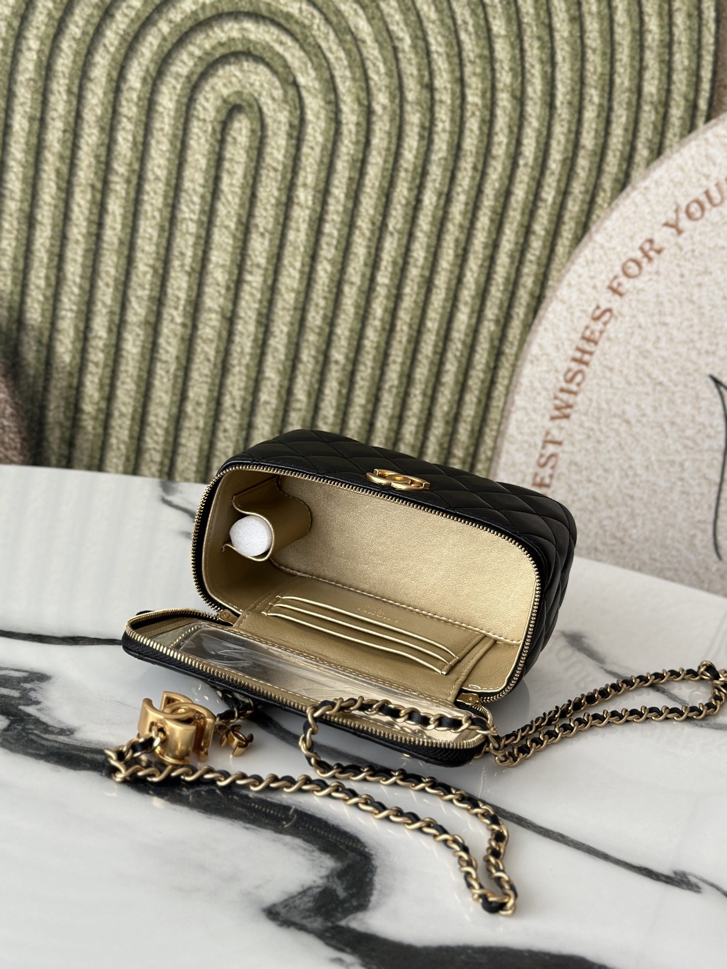 Mini Vanity Case with CC Charms - Mocuir