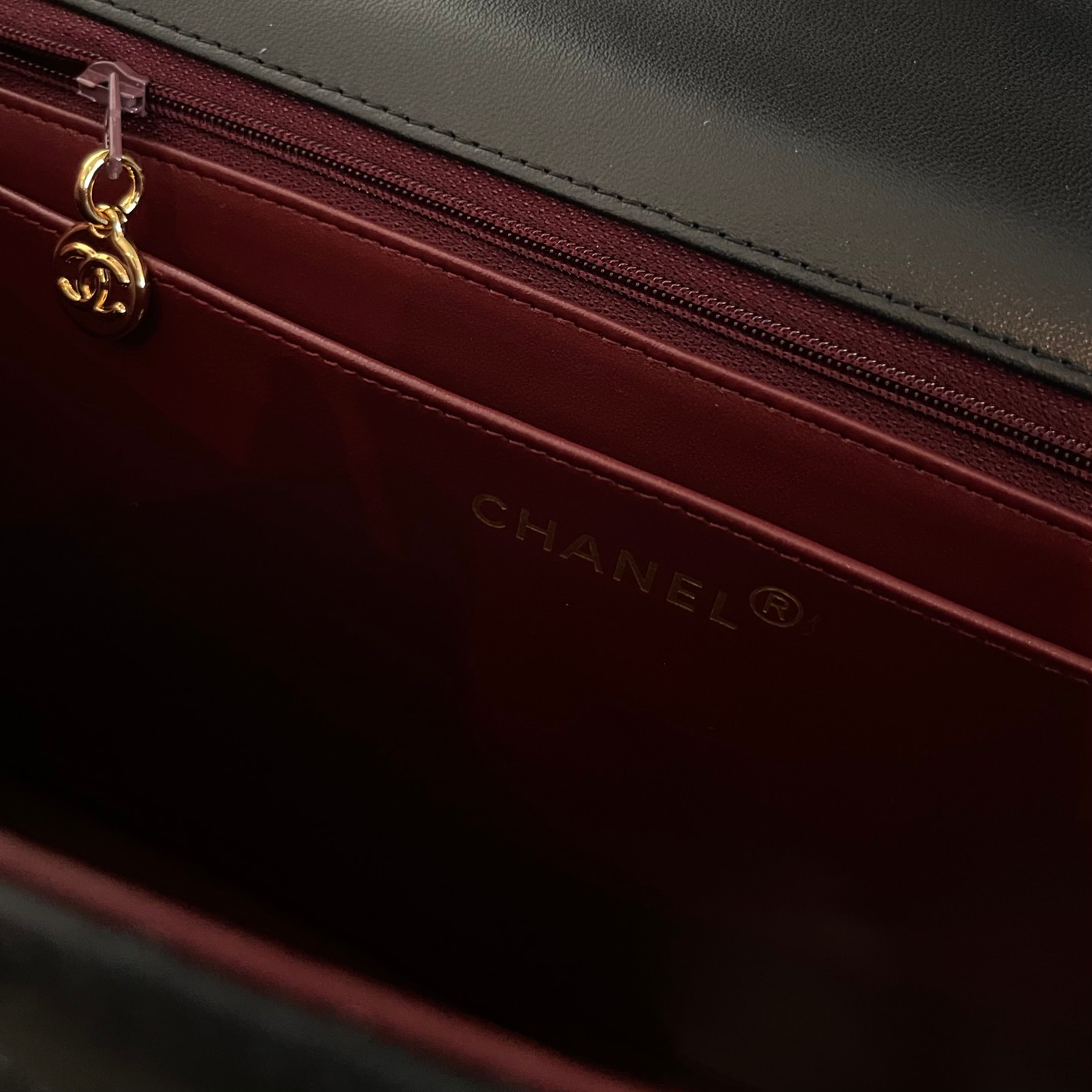 Classic Flap Quilted Lambskin Shoulder Bag in Black (Gold Hardware) - Mocuir