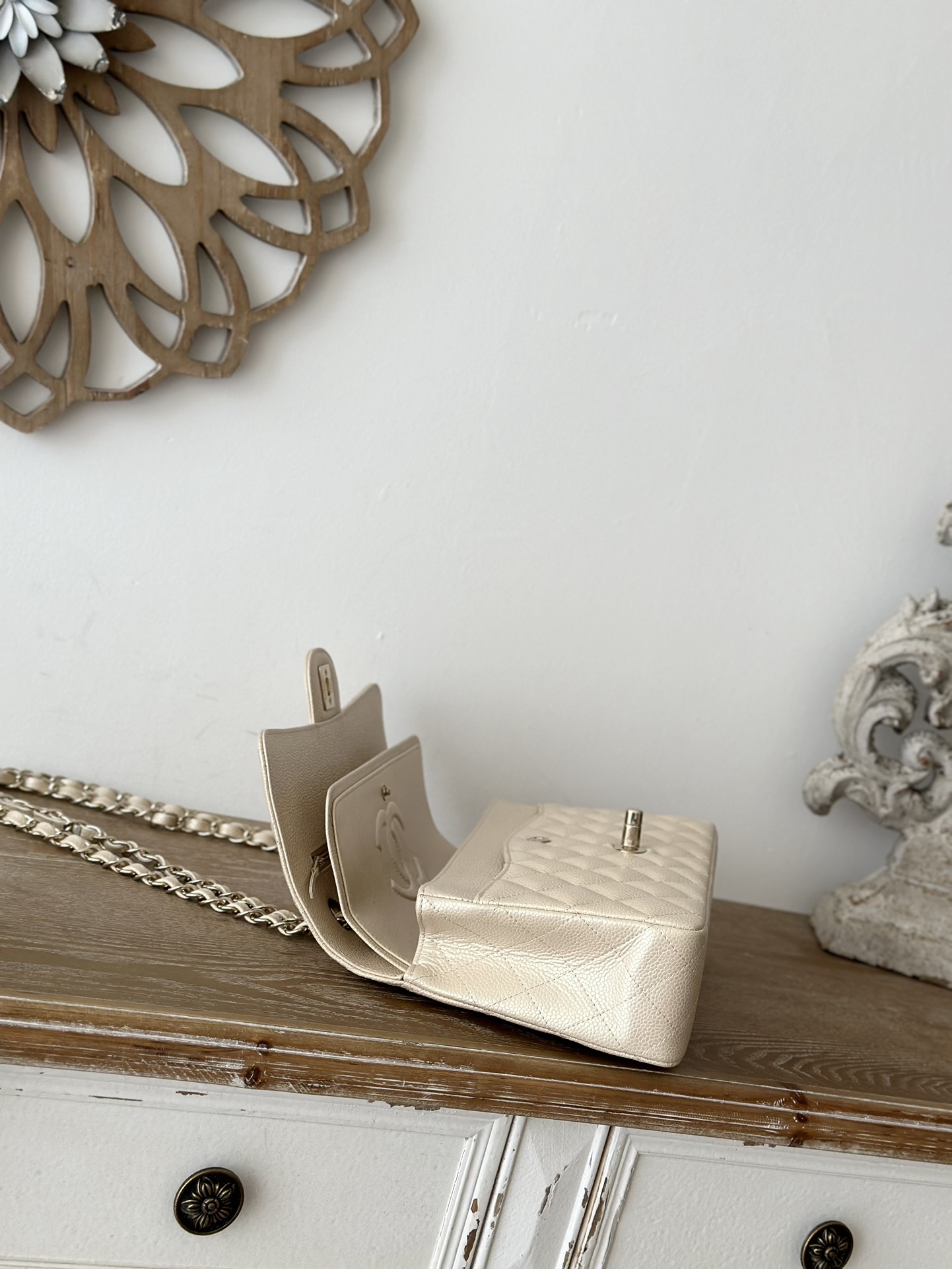 Classic Flap Medium Bag in Beige Caviar Leather with Light Gold Hardware (Model A01112) - Mocuir