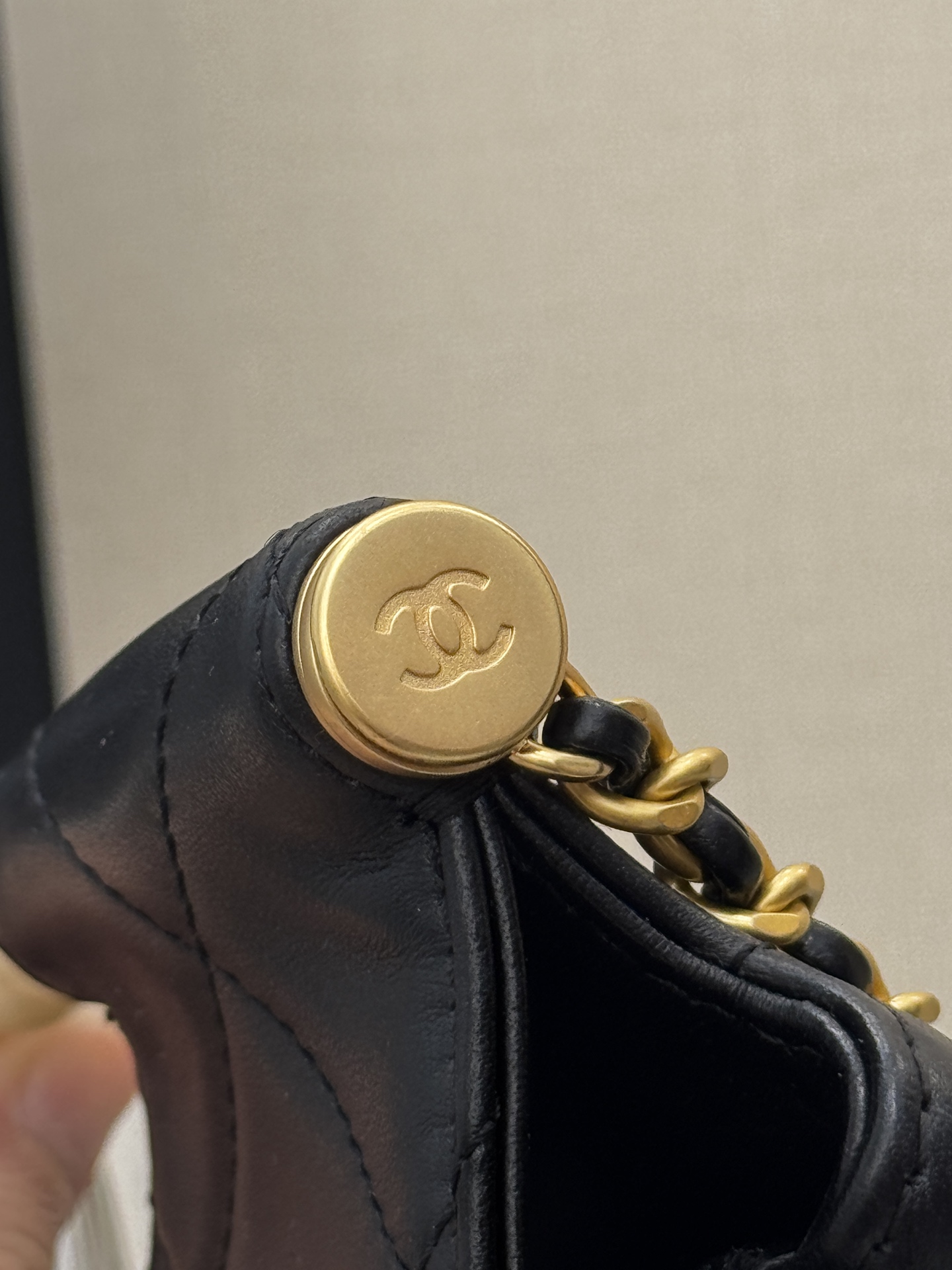 Pearl Handle Flap Bag - Mocuir