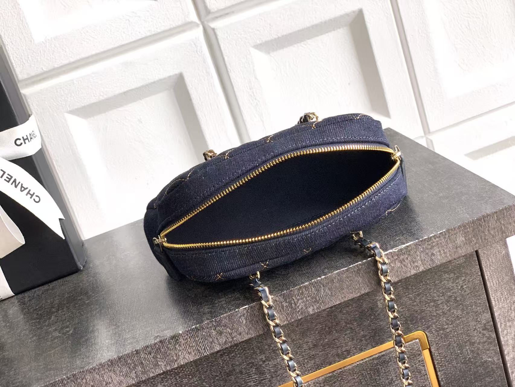 Quilted Denim Shell Clutch with Chain in Dark Blue Denim with Gold-Tone Hardware, 25S Spring-Summer Collection - Mocuir