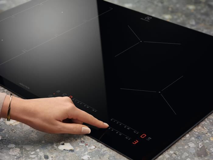 ELECTROLUX - Piano cottura induzione CIL63443 59 cm-Nero