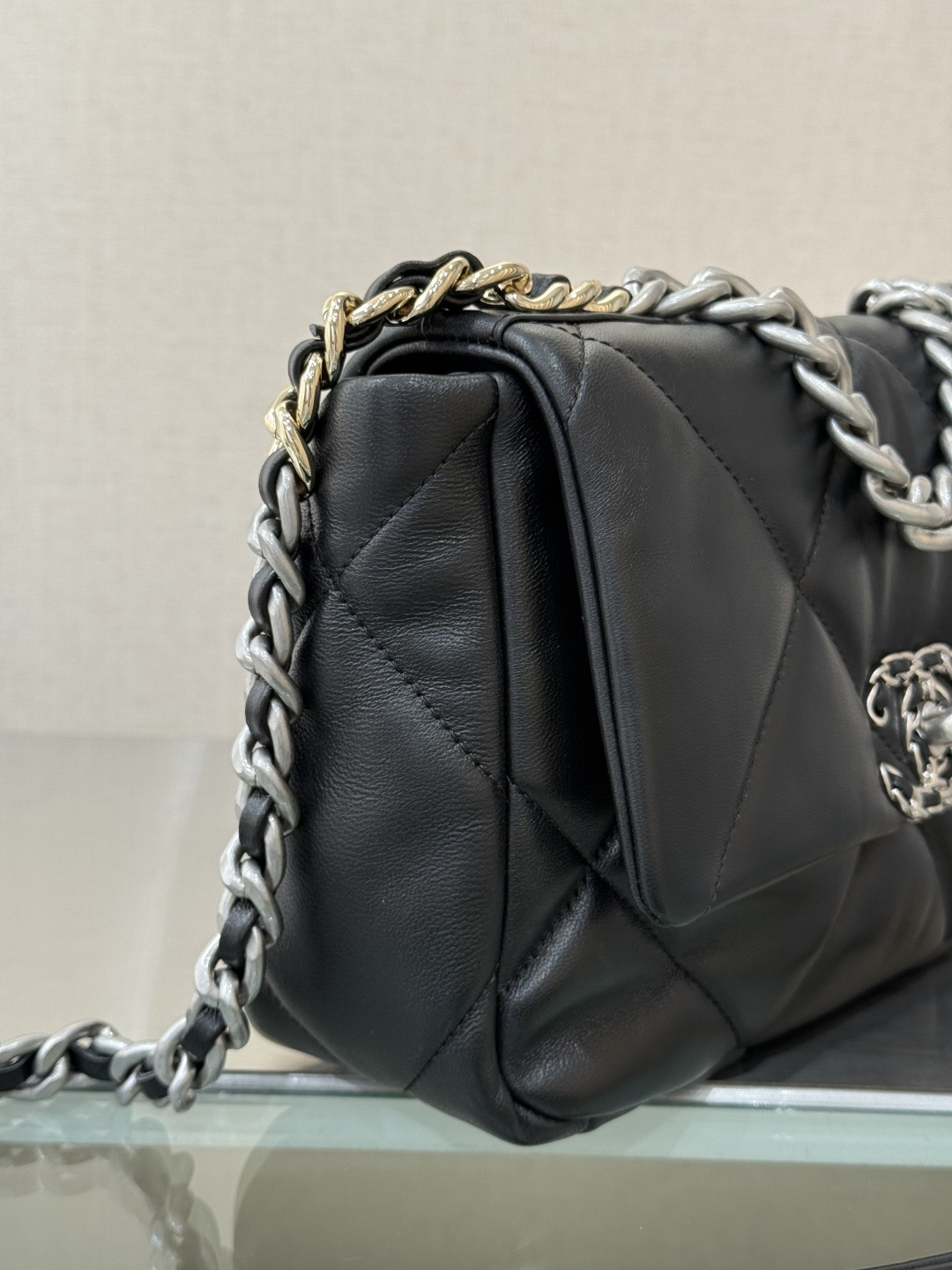 19 Medium Flap Bag (AS1160) in Black Shiny Lambskin with Tri-Tone Hardware - Mocuir