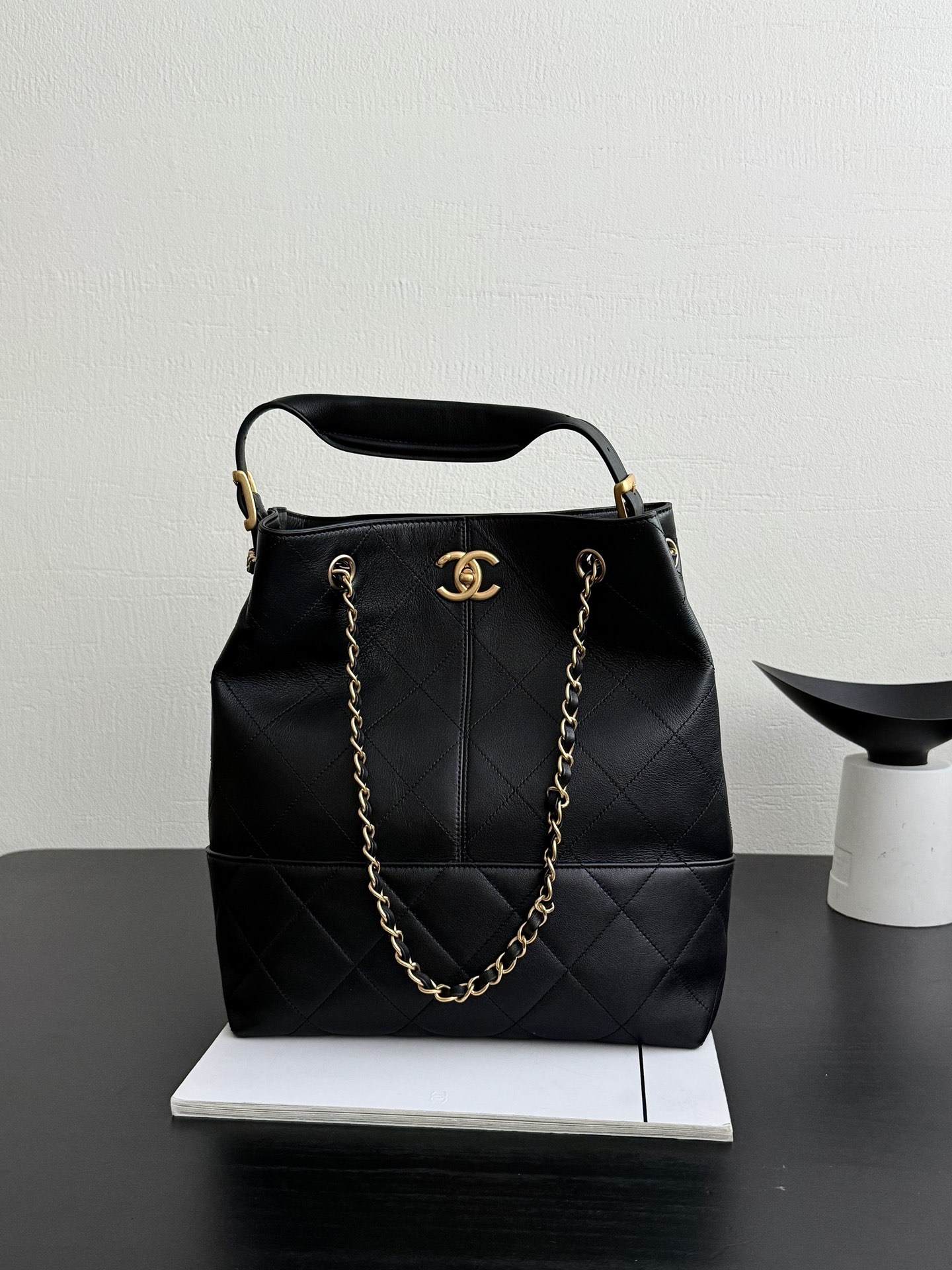 Quilted Calfskin Hobo Bag (AS3323) in Black Calfskin with Gold-Tone Hardware, 24B Fall-Winter Collection - Mocuir