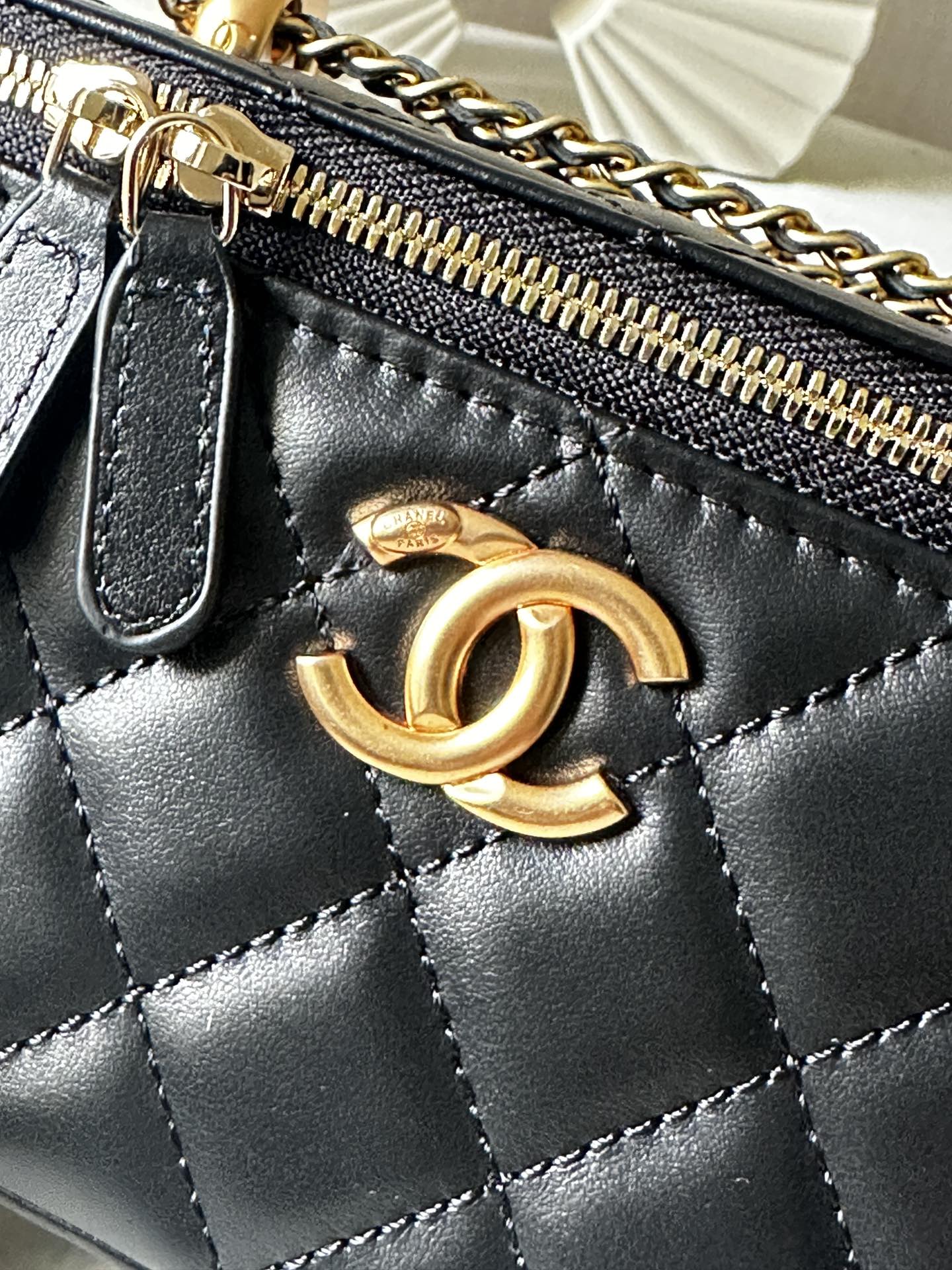 Black Shiny Lambskin Quilted Vanity Case (Long Style) with Double Gold Pearl Chain Hardware - Mocuir