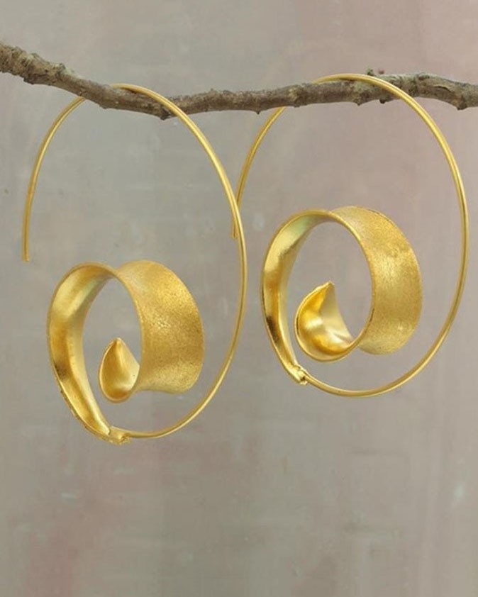 Women's Personalized Round Spiral Leaf Earrings