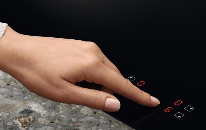 ELECTROLUX - Piano cottura alogeno EIB60424CK 59 cm-Nero