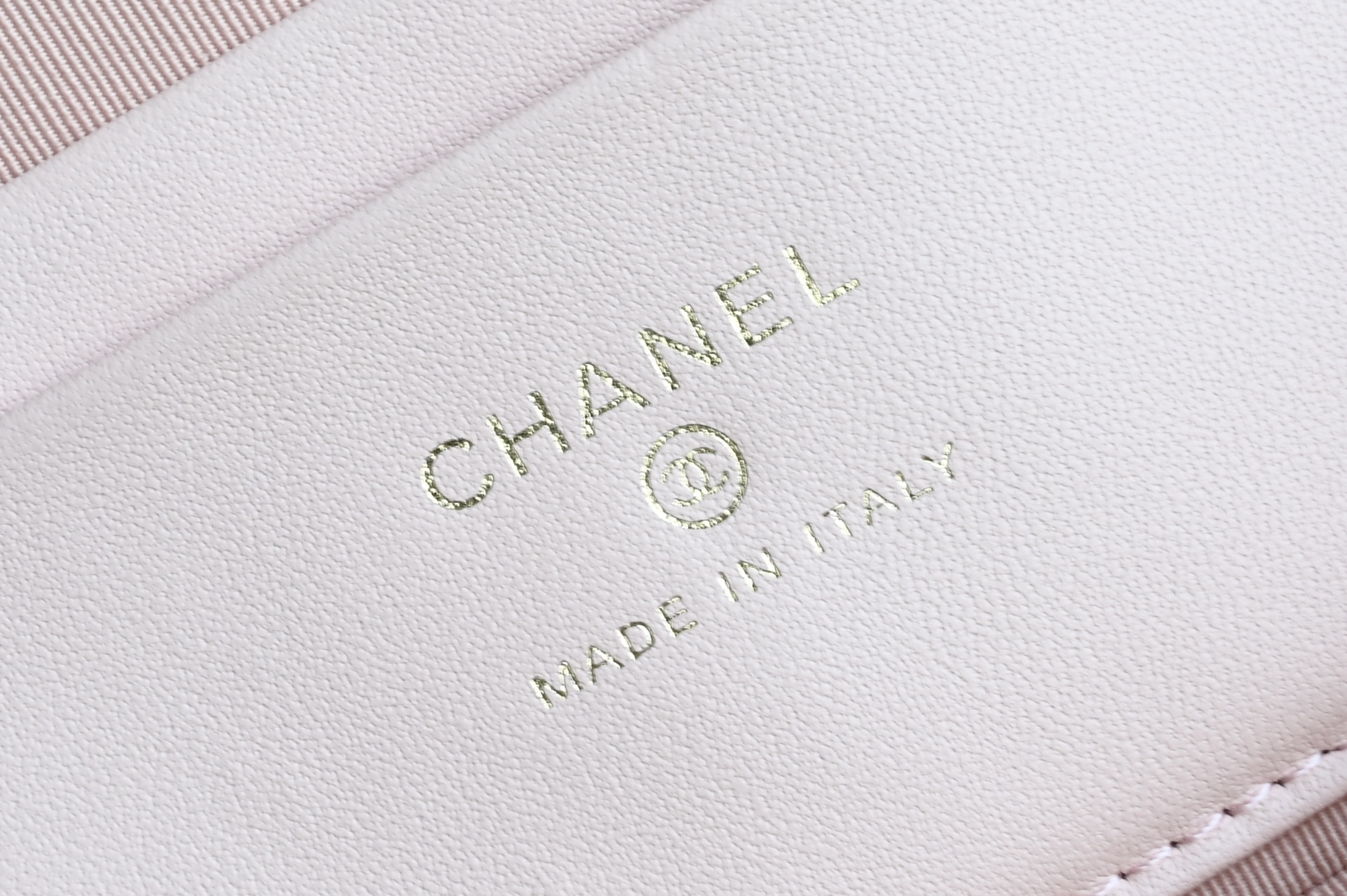 Small Vanity Case (LP Lunch Box Bag) in Sakura Pink Quilted Caviar Calfskin with Light Gold-Tone Hardware (25S Collection) - Mocuir