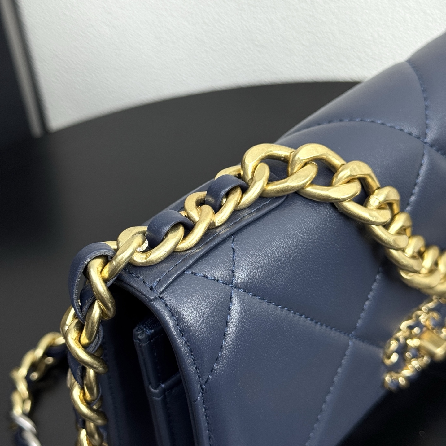 19 WOC Quilted Lambskin Shoulder Bag in Navy (Tri-Tone Hardware) - Mocuir