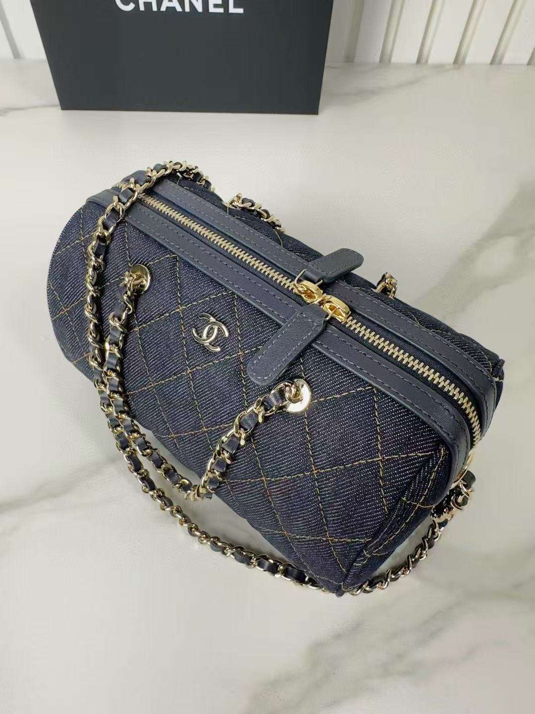 Quilted Denim Bowling Bag with Chain in Dark Blue Denim with Gold-Tone Hardware, 25B Fall-Winter Collection - Mocuir