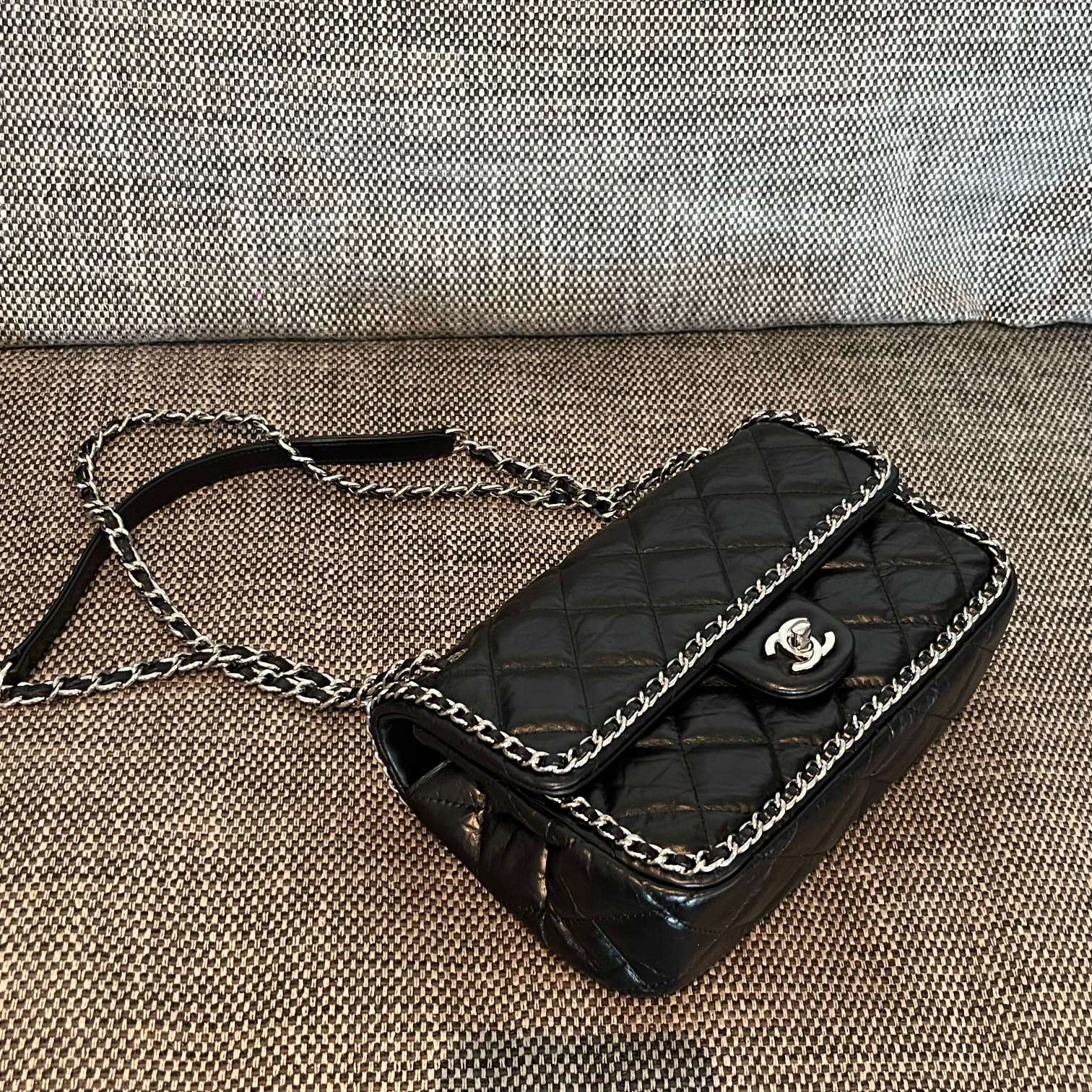 Black Quilted Glazed Calfskin Flap Handbag with Silver-Tone Chain Trim and Turnlock Hardware - Mocuir