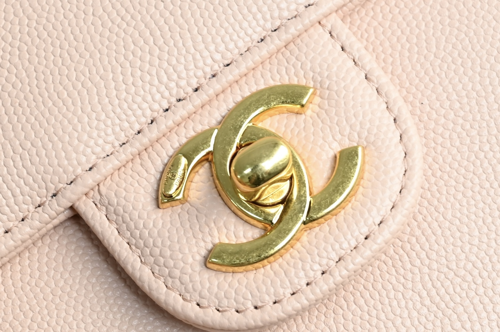 26P Preppy Coco Large Flap Bag in Light Pink Grained Shiny Calfskin with Gold-Tone Hardware - Mocuir