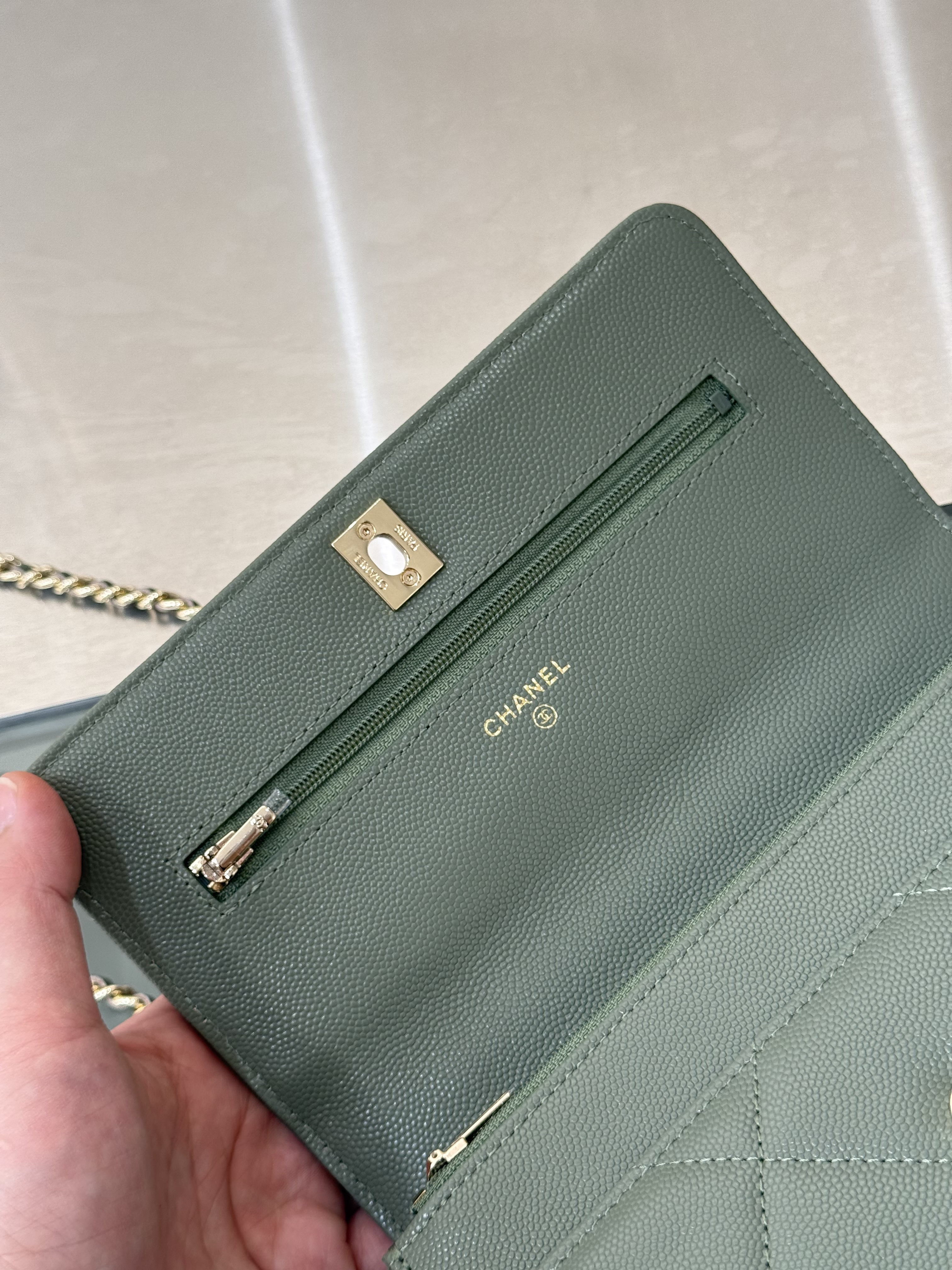 Wallet on Chain with Top Handle (AP3984) in Green Caviar Leather with Gold-Tone Hardware, 25C Cruise Collection - Mocuir