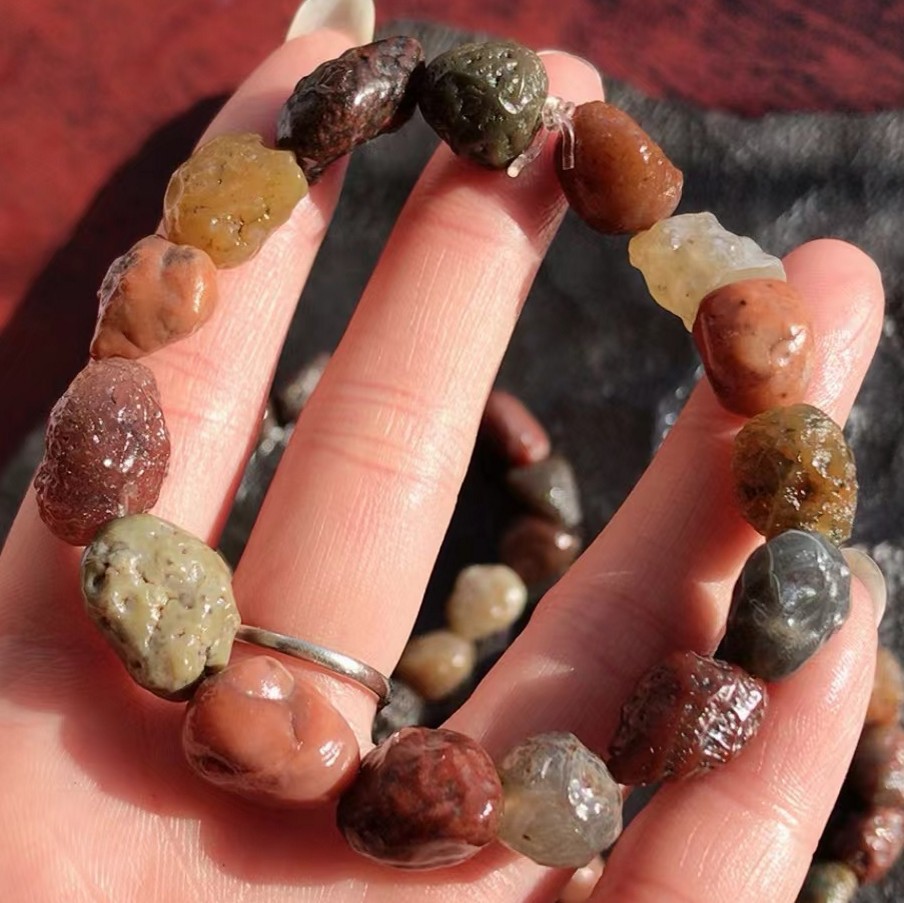 Tendon vein stone bracelet