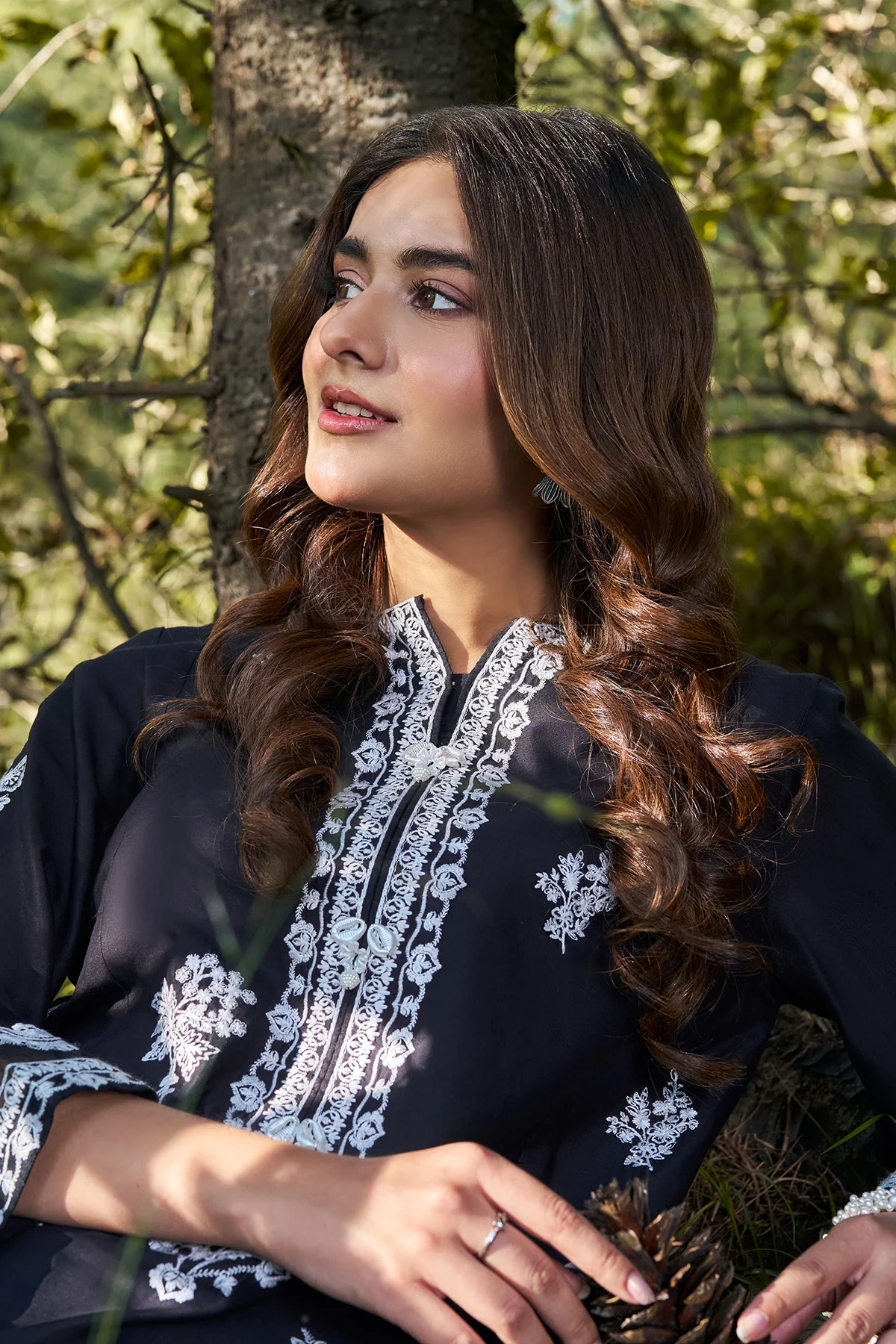 LINEN | EMBROIDERED