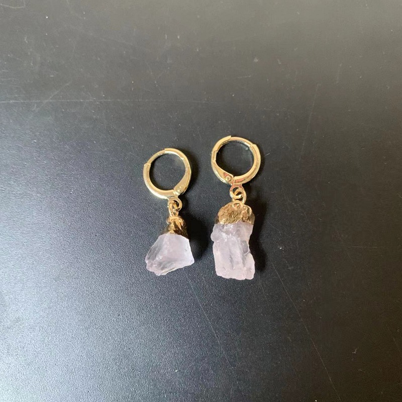 Crystal pendant earring