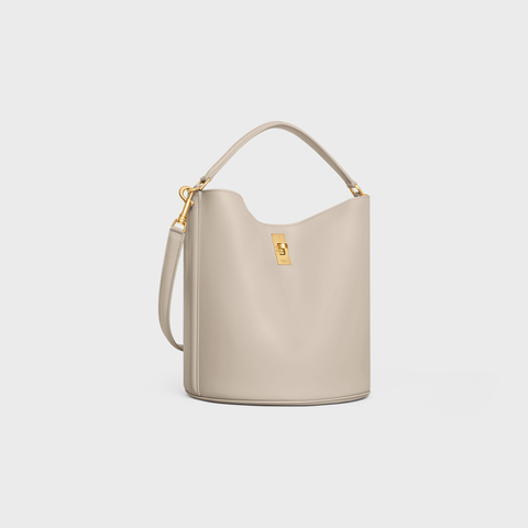 BUCKET 16 BAG IN SMOOTH CALFSKIN LIGHT STONE