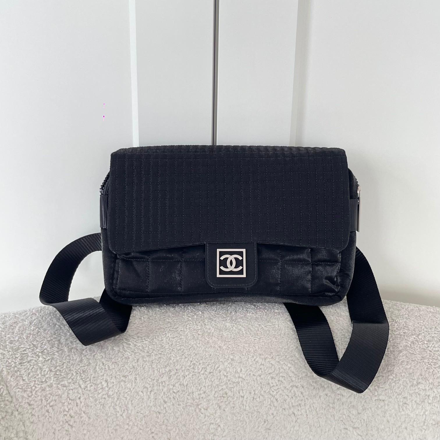 Vintage Sport Line Black Quilted Nylon Camera Bag - Mocuir