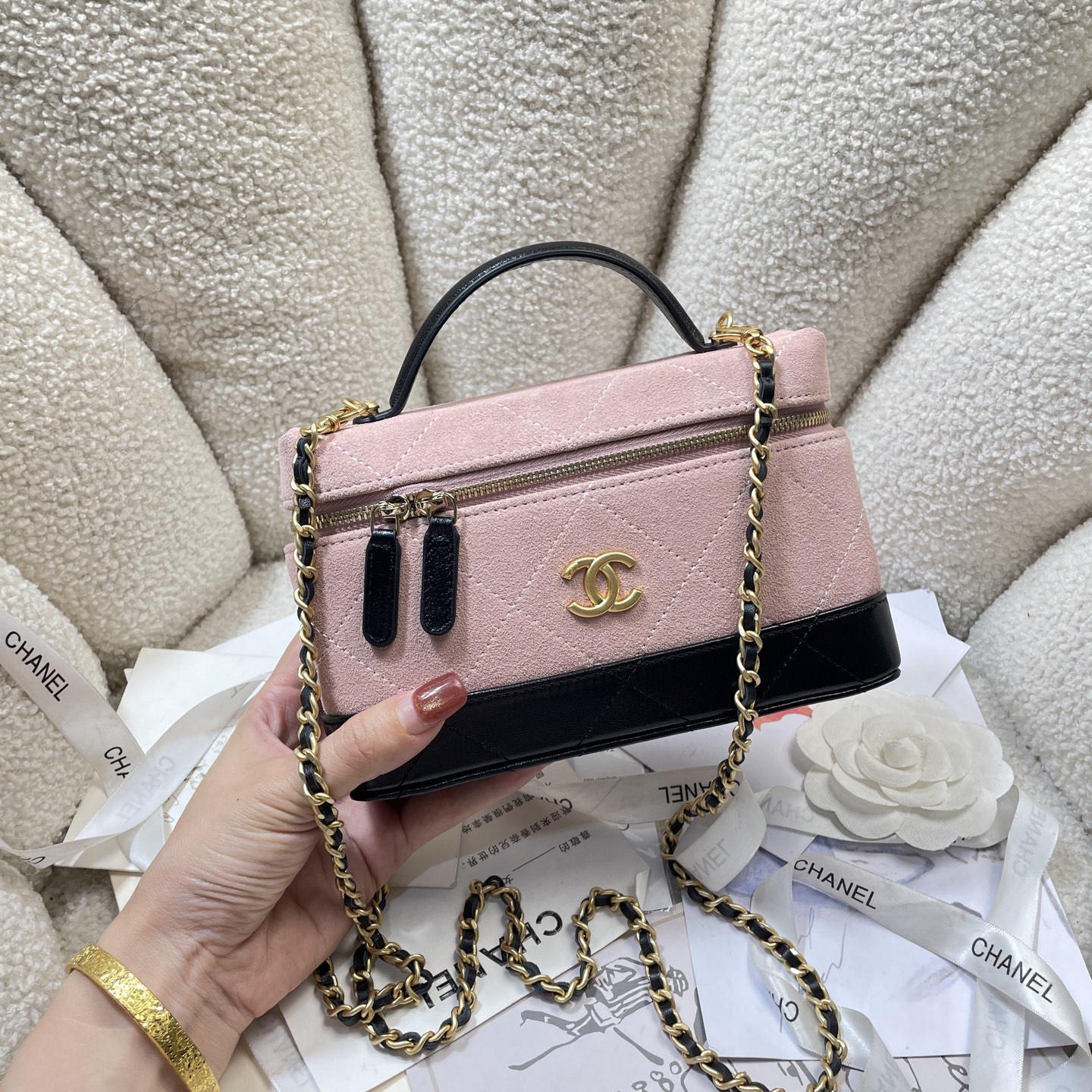 26S Slim Vanity Case with Chain in Sakura Pink Suede & Black Lambskin with Gold-Tone Hardware - Mocuir