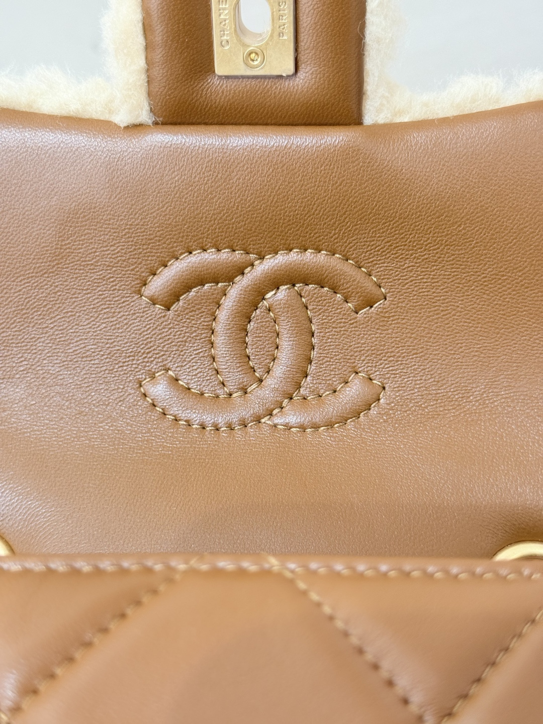 24K Fall-Winter Teddy Shearling & Lambskin Classic Flap Bag with Gold Hardware (Model AS5148  AS5149) - Mocuir