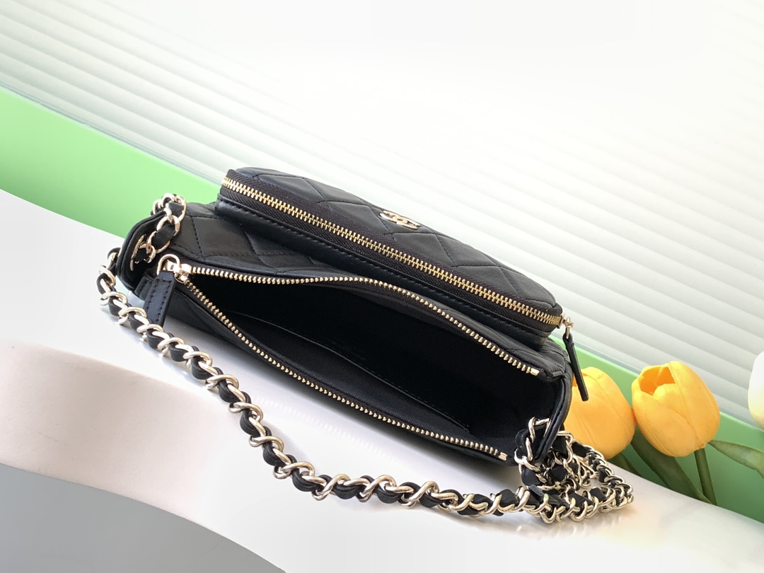 25C Cruise Camera Bag in Black Crinkled Lambskin - Mocuir