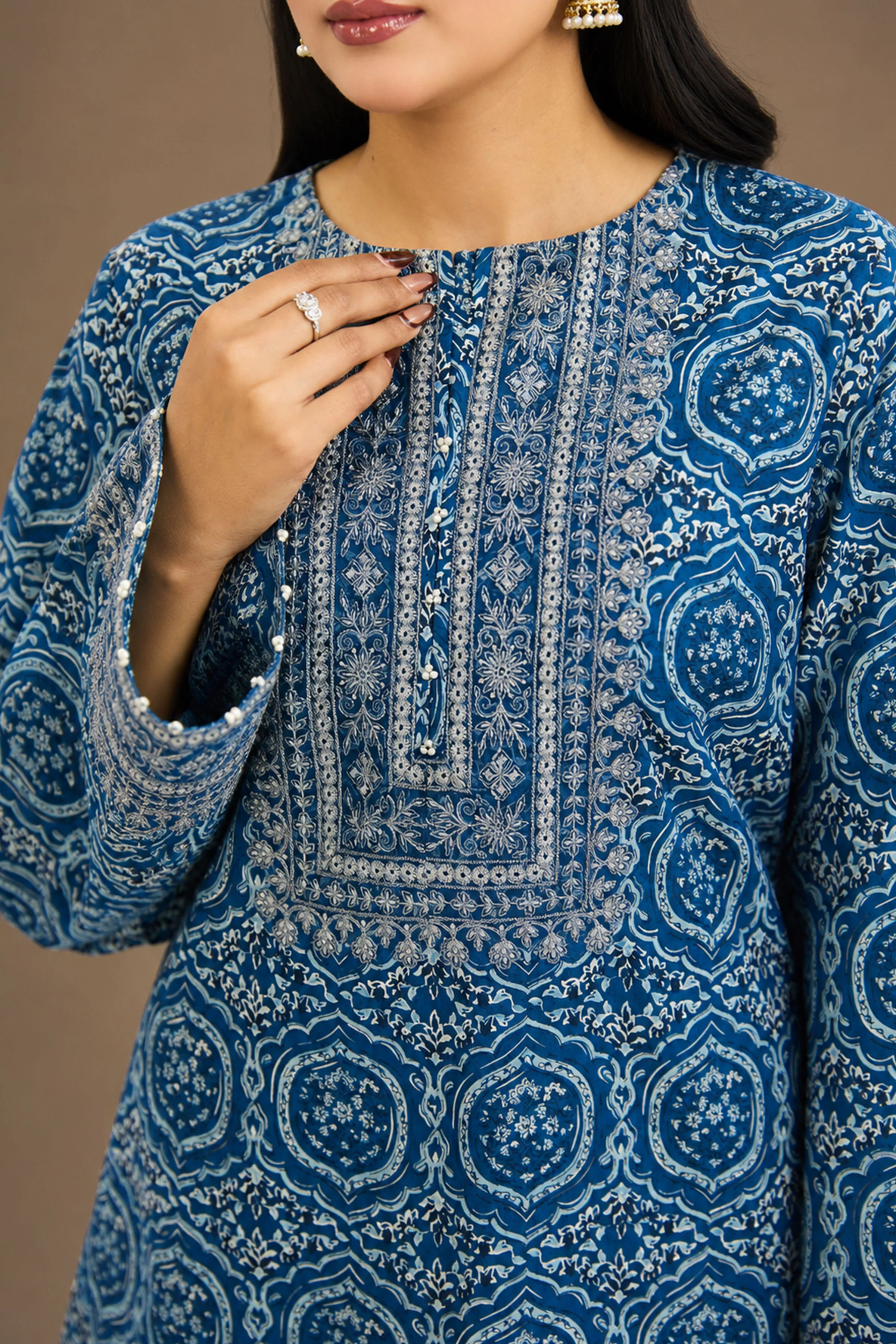 LAWN | EMBROIDERED