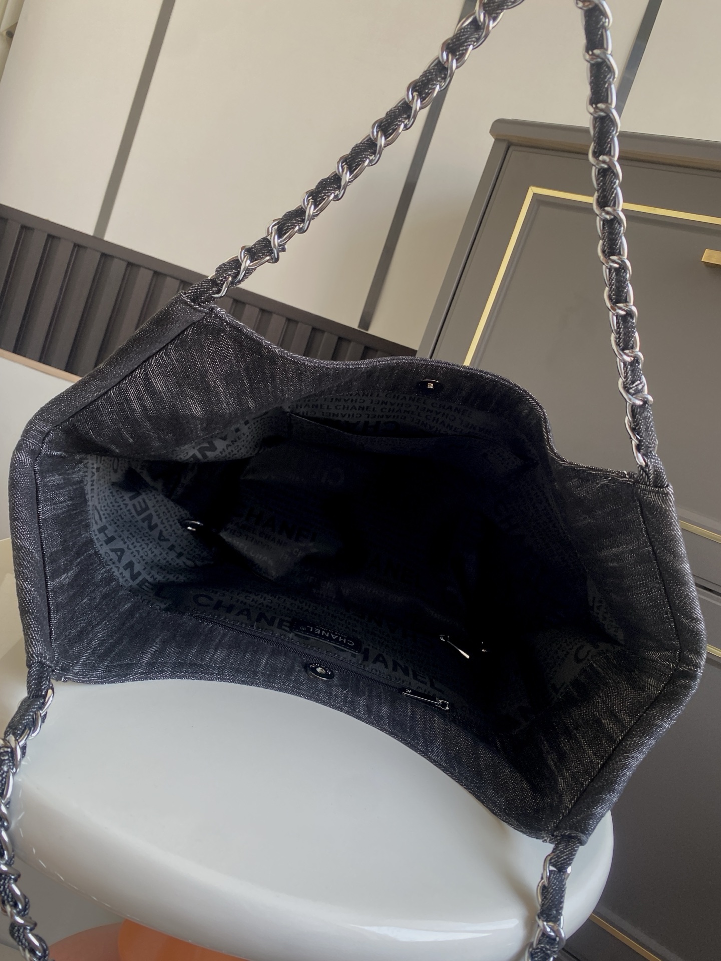 Large Hobo Bag in Denim（Dark Washed Denim ） - Mocuir