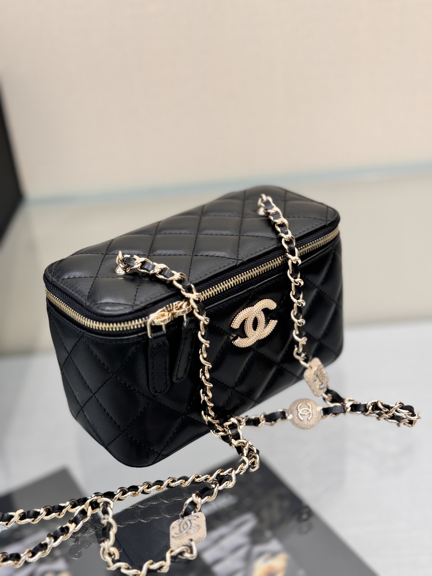 Long Vanity Case with Chain in Black Quilted Calfskin with Crystal CC Logo & Light Gold-Tone Hardware - Mocuir