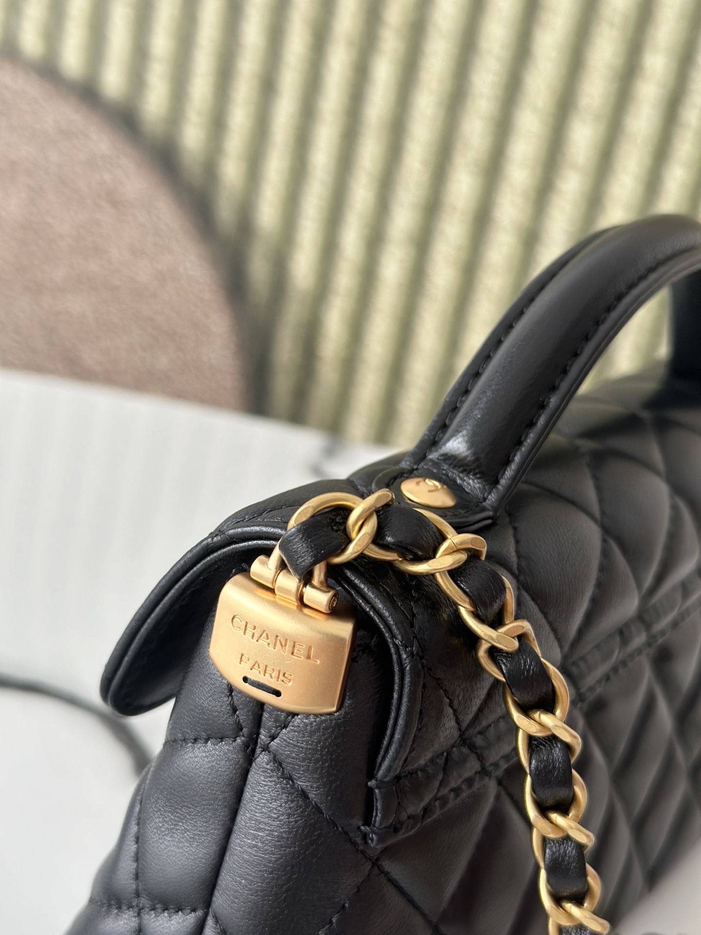 25C/26C Small Classic Flap with Top Handle - Mocuir