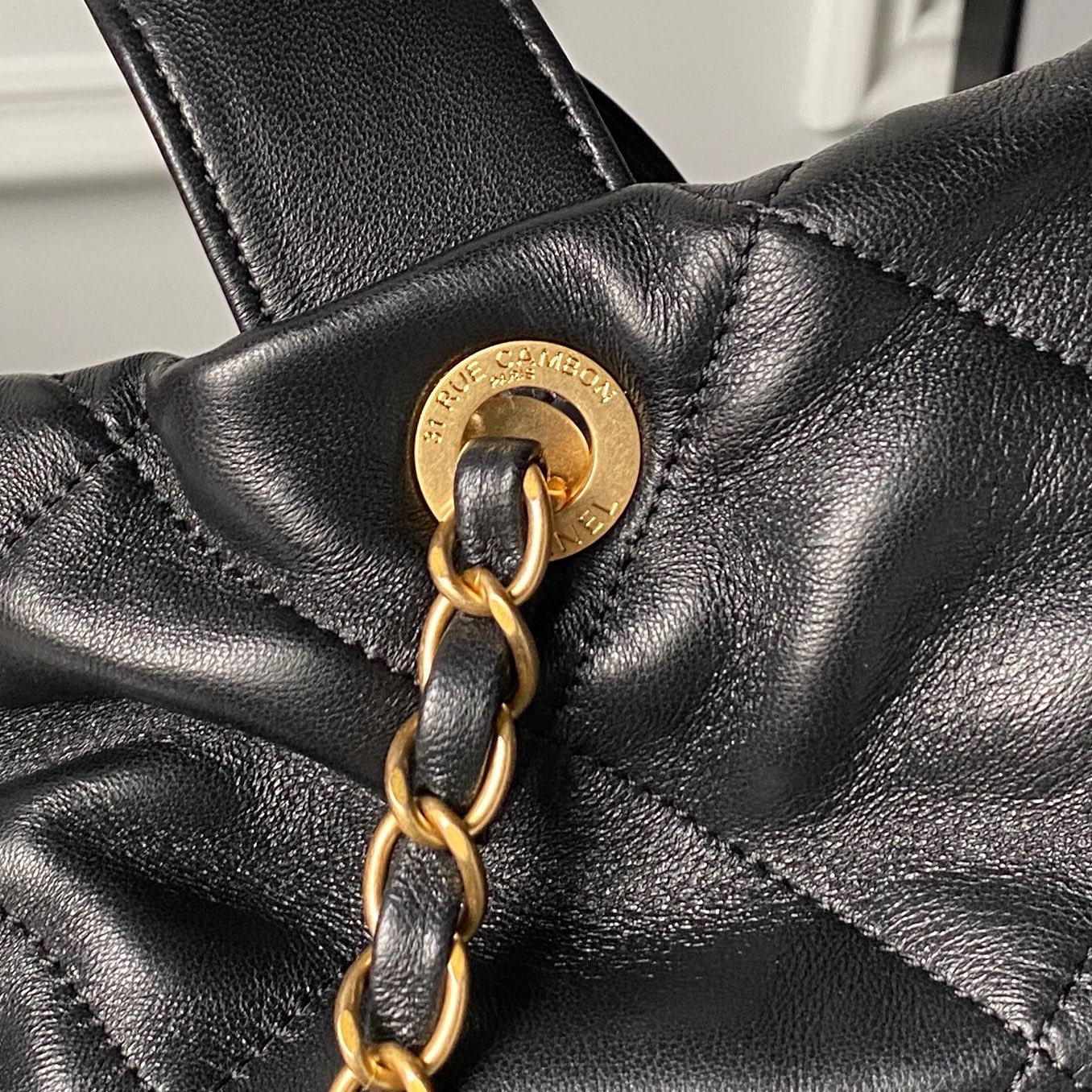 25K Large Hobo Bag (AS5846) in Black Quilted Shiny Lambskin with Light Gold-Tone Hardware - Mocuir