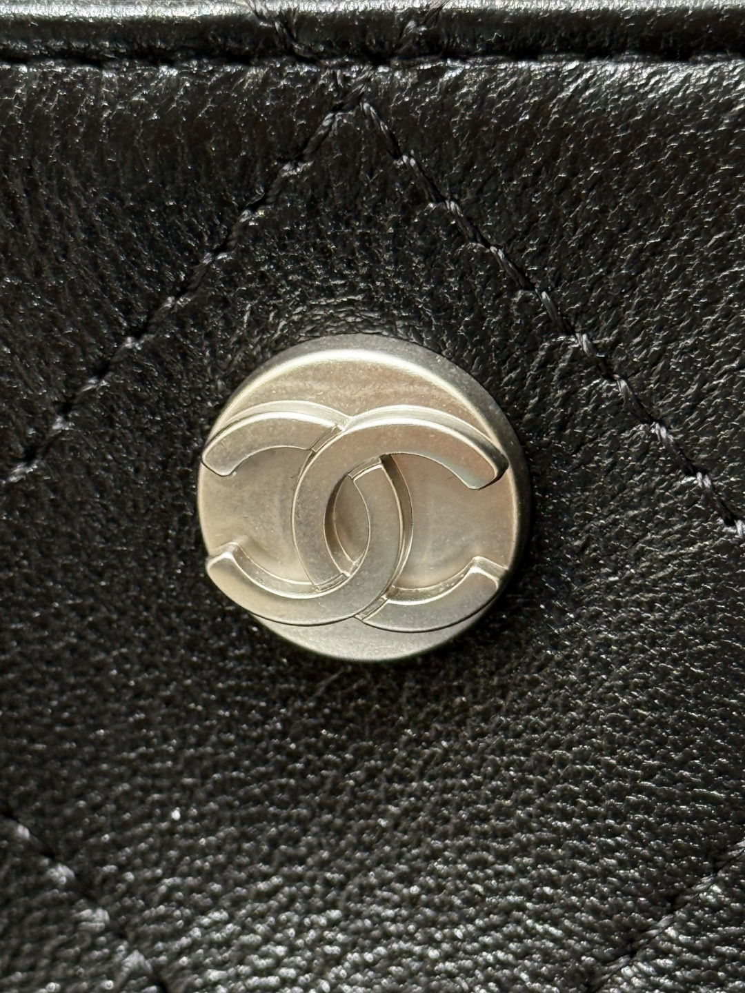 Quilted  Lambskin Hobo Bag with Silver-Tone Hardware - Mocuir