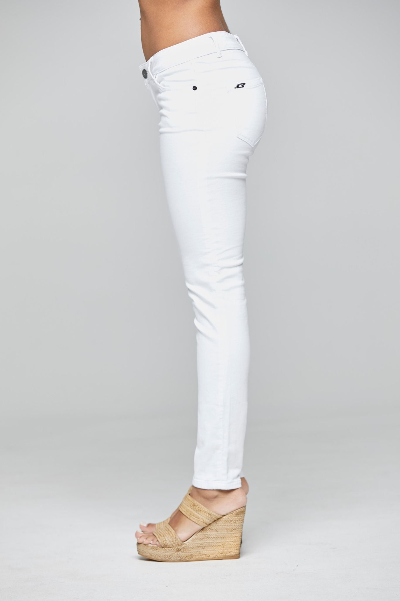 ‌Classic White Skinny Jeans