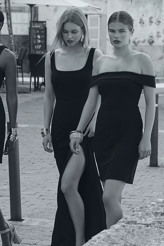 Stylish Square-Neck Crepe Side-Slit Gown BLACK