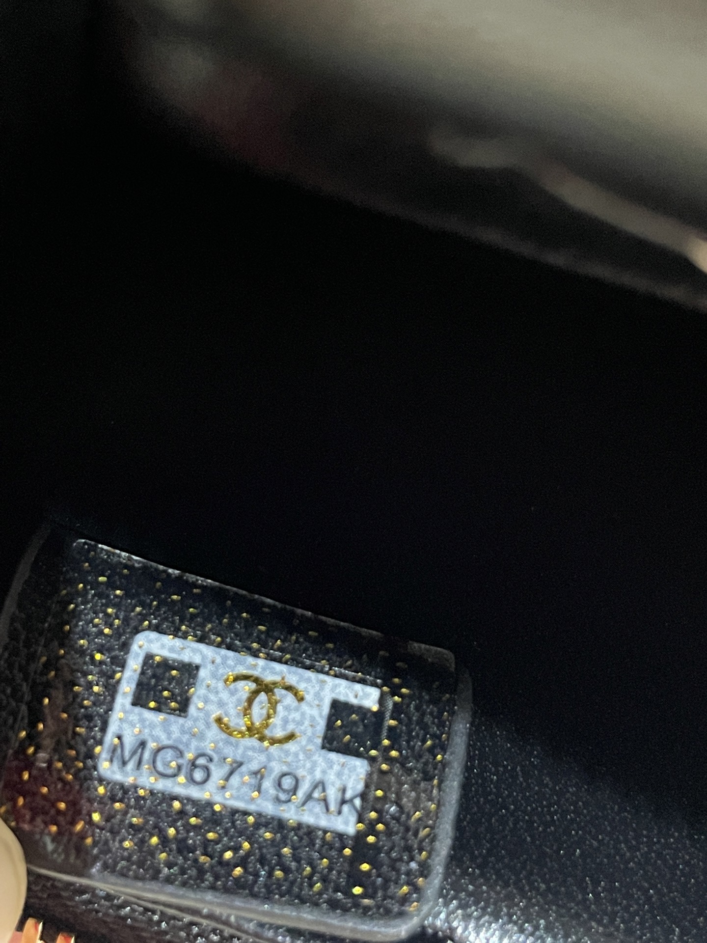 Black Quilted Caviar Calfskin Vanity Case with Top Handle and Gold-Tone Chain Strap - Mocuir