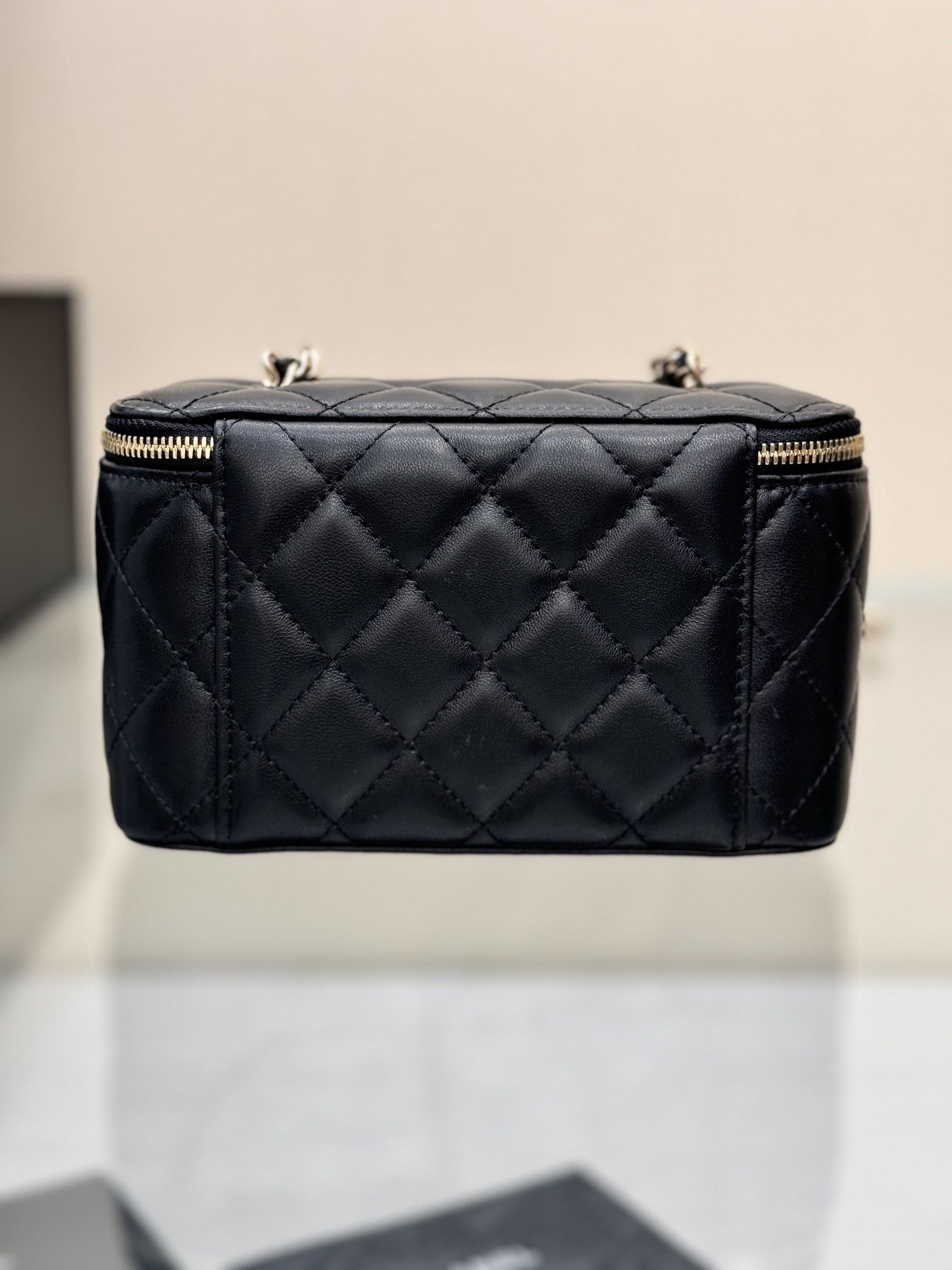 Long Vanity Case with Chain in Black Quilted Calfskin with Crystal CC Logo & Light Gold-Tone Hardware - Mocuir