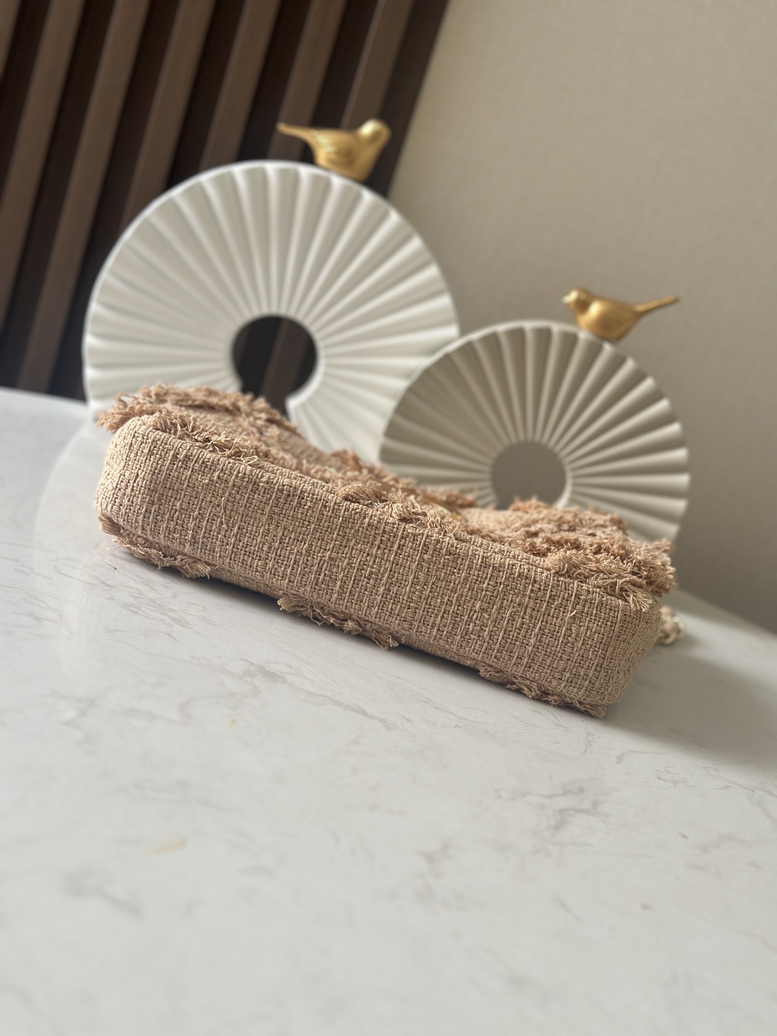 2010SS Coco Farm Linen Frayed Quilted Flap Shoulder Bag with Gold Hardware - Mocuir