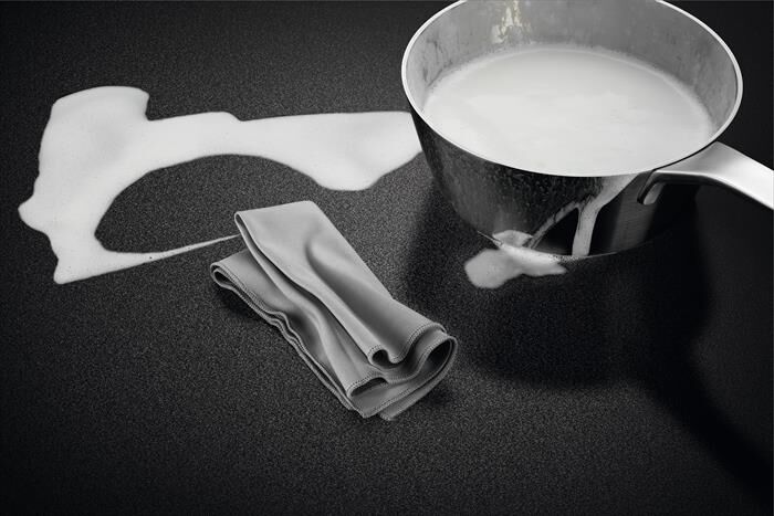 AEG - Piano cottura elettrico TI84IB30IZ 77 cm-Nero