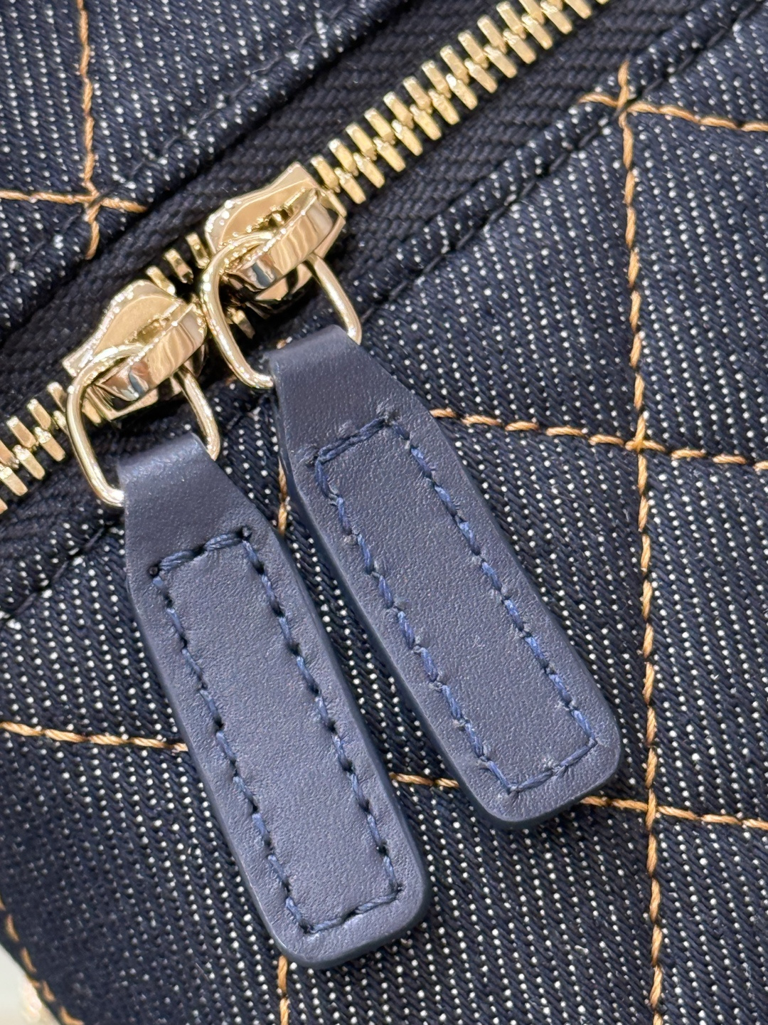 Small Vanity Case in Denim - Mocuir