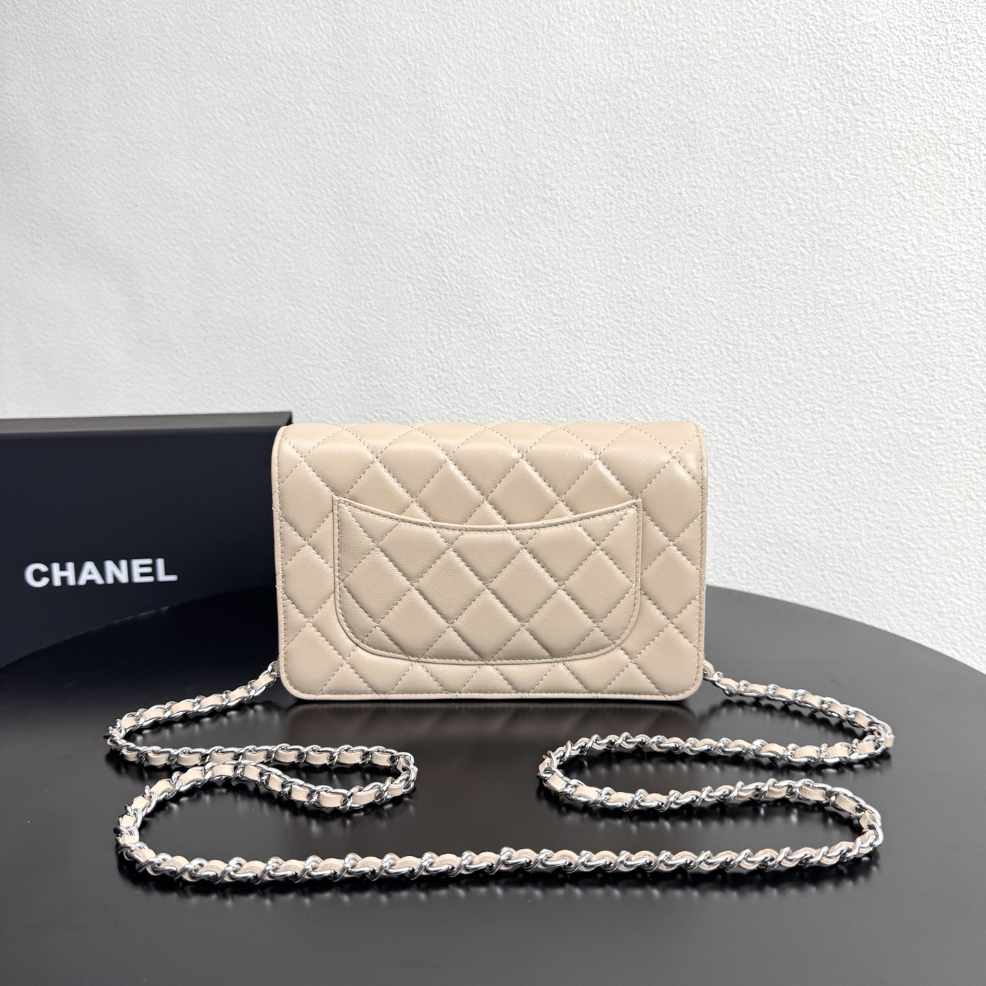 Classic Wallet on Chain（Beige） - Mocuir