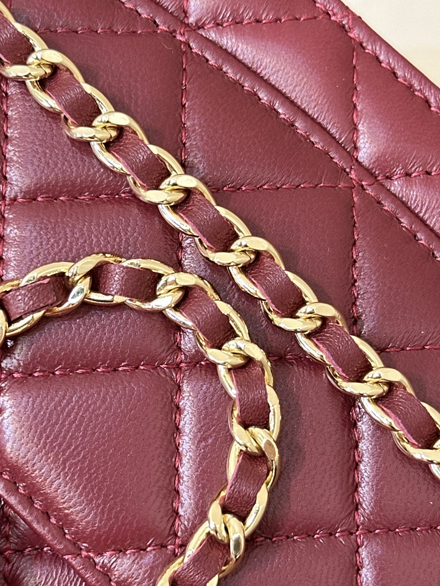 Classic Quilted Lambskin Wallet on Chain in Burgundy (Silver Hardware) - Mocuir