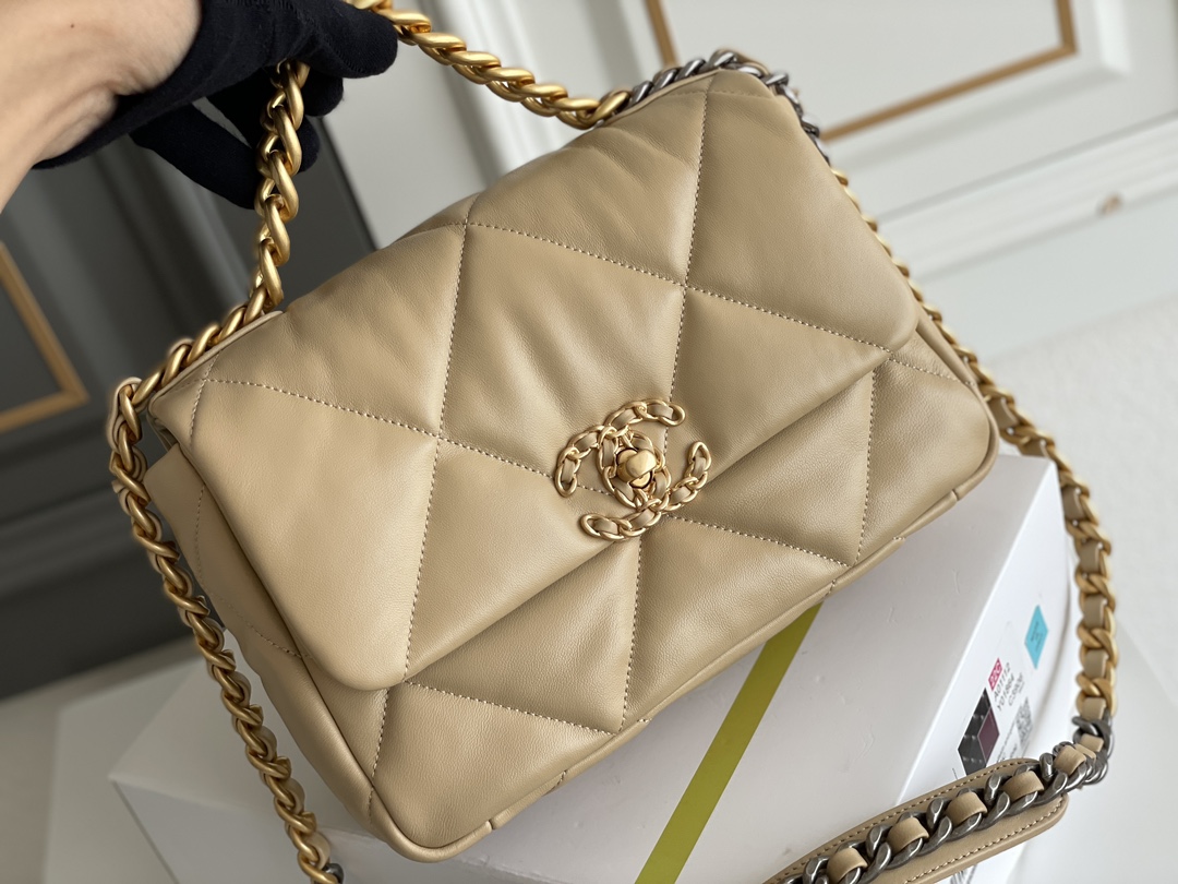 19 Handbag in Beige Quilted Shiny Lambskin with Gold-Tone, Silver-Tone & Ruthenium-Finish Metal (Model AS1160) - Mocuir