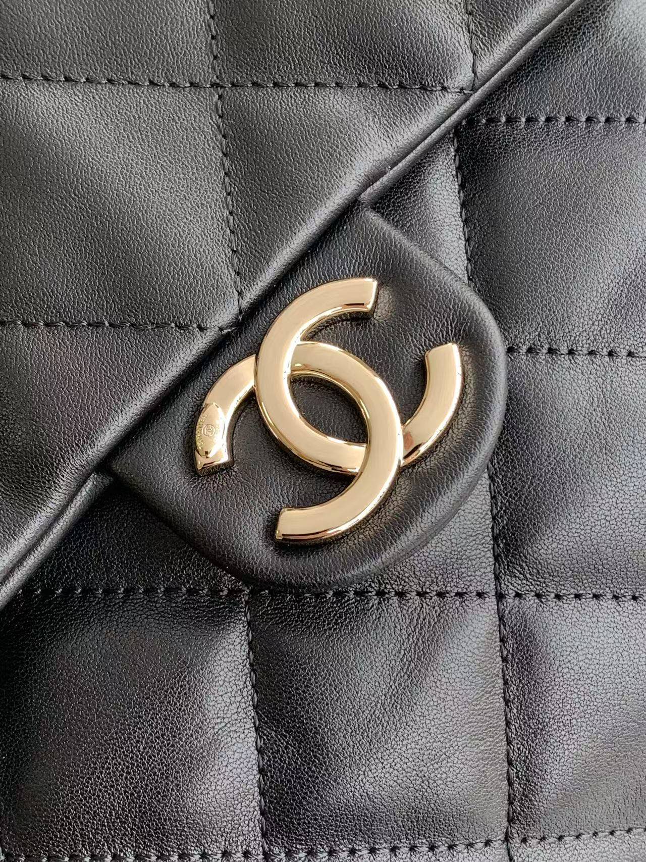 Large Hobo Travel Bag in Black Quilted Calfskin with Light Gold-Tone Hardware - Mocuir