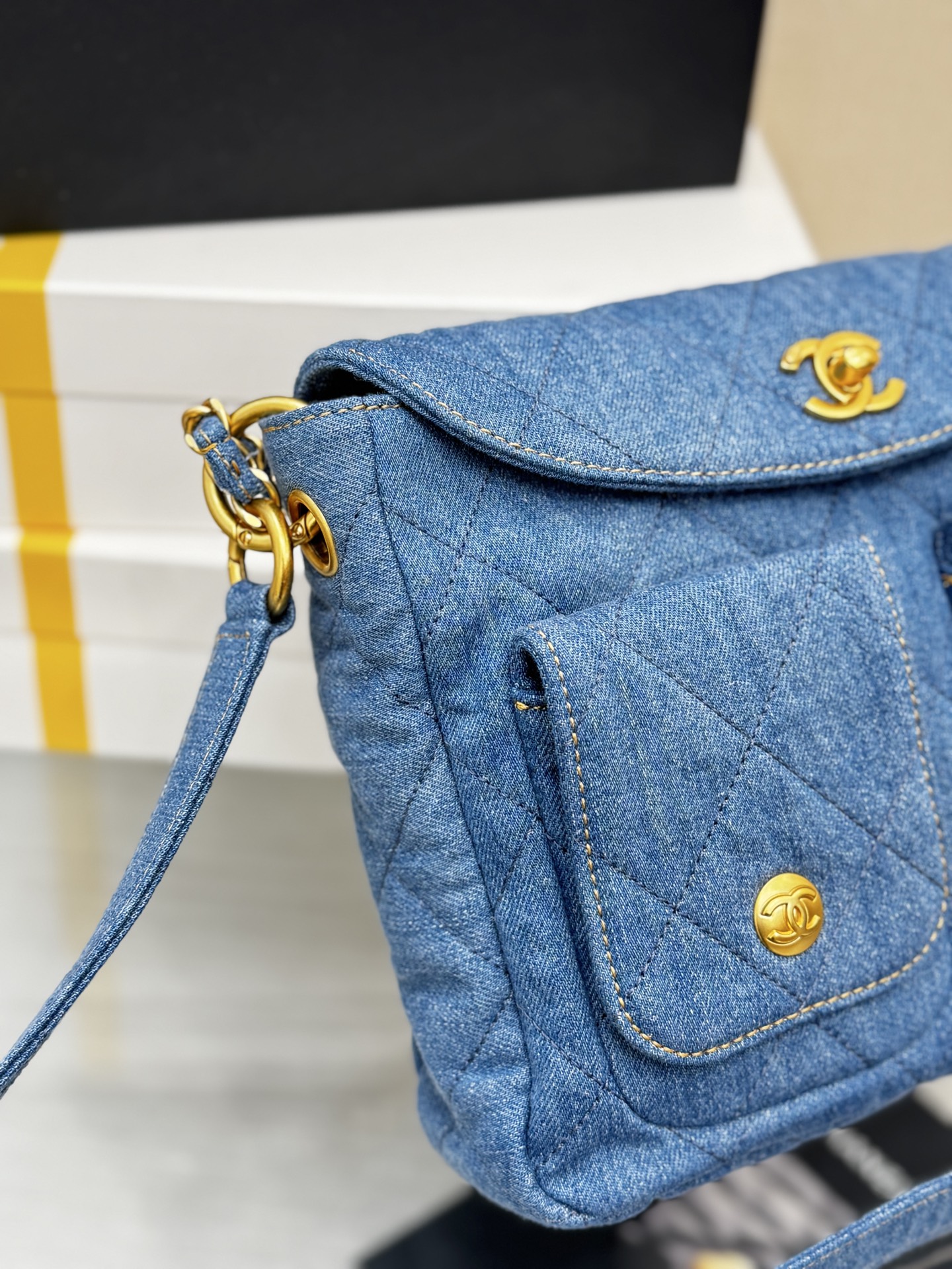 Denim Messenger Bag - Mocuir