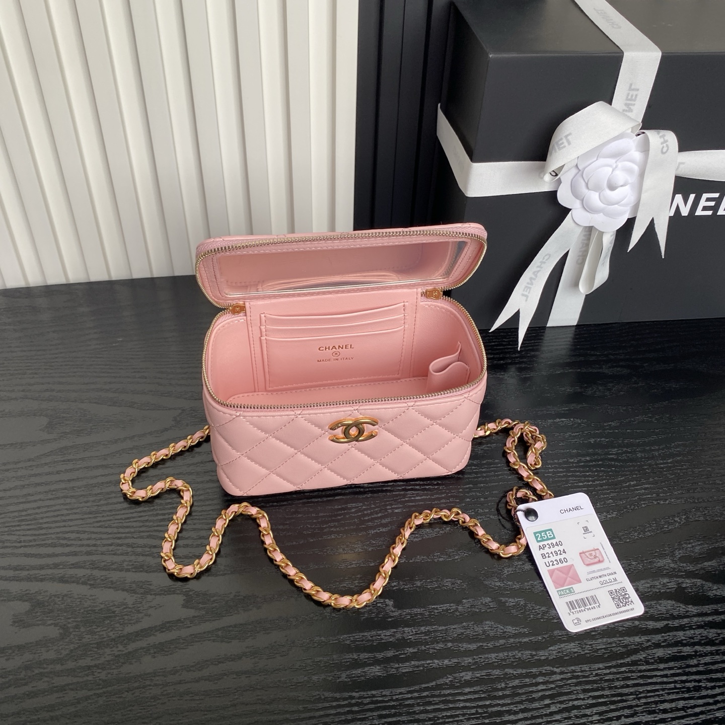 Small Vanity Case with Chain (AP3940) in Pink Shiny Lambskin with Gold-Tone Hardware, 25B Fall-Winter Collection - Mocuir