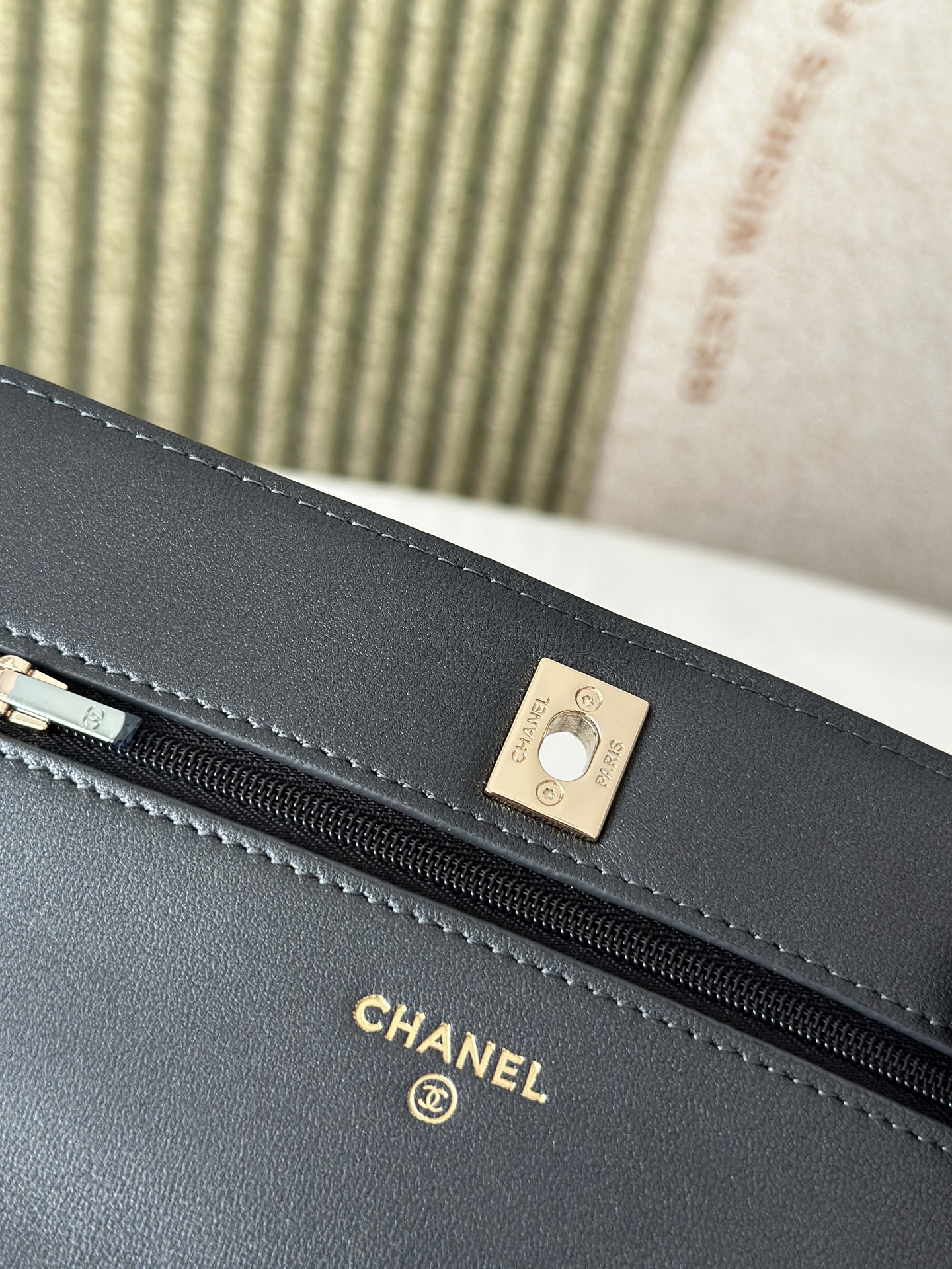 Wallet on Chain with Valentine Charms (AP3984) in Black Lambskin with Gold-Tone Hardware - Mocuir