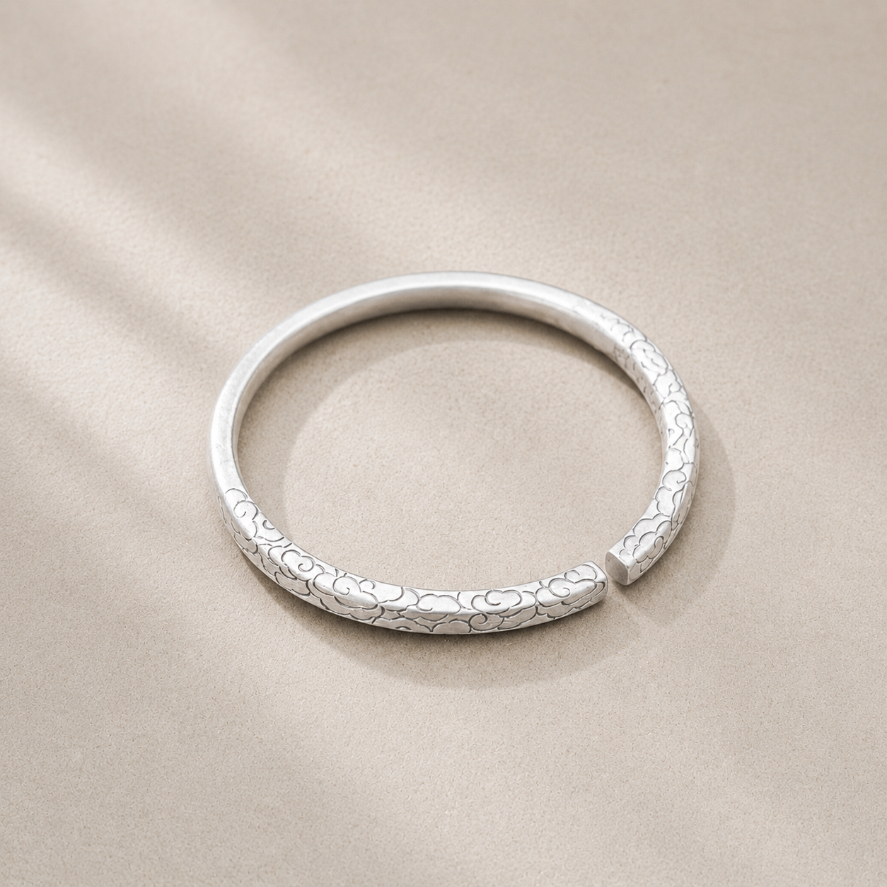 Cloud Whisper Cuff – Handcrafted 999 Fine Silver Cuff